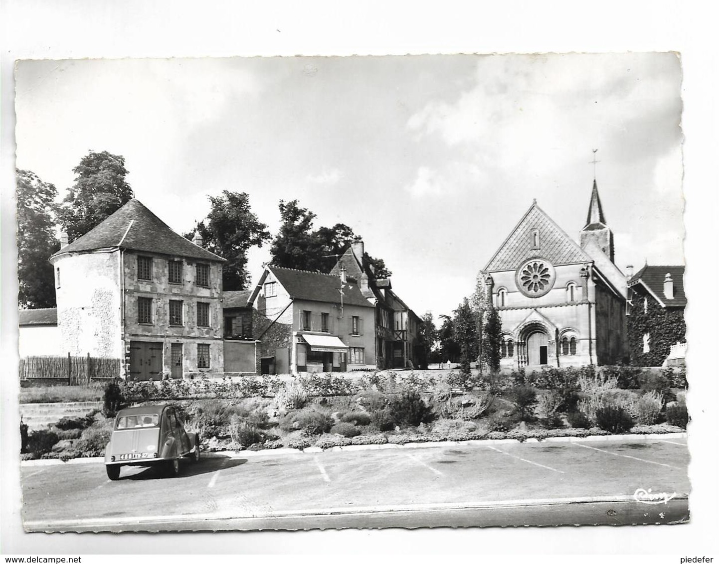 60 - TRIE-CHATEAU ( Oise ) - La Place - 2 CV Citroën - Otros & Sin Clasificación