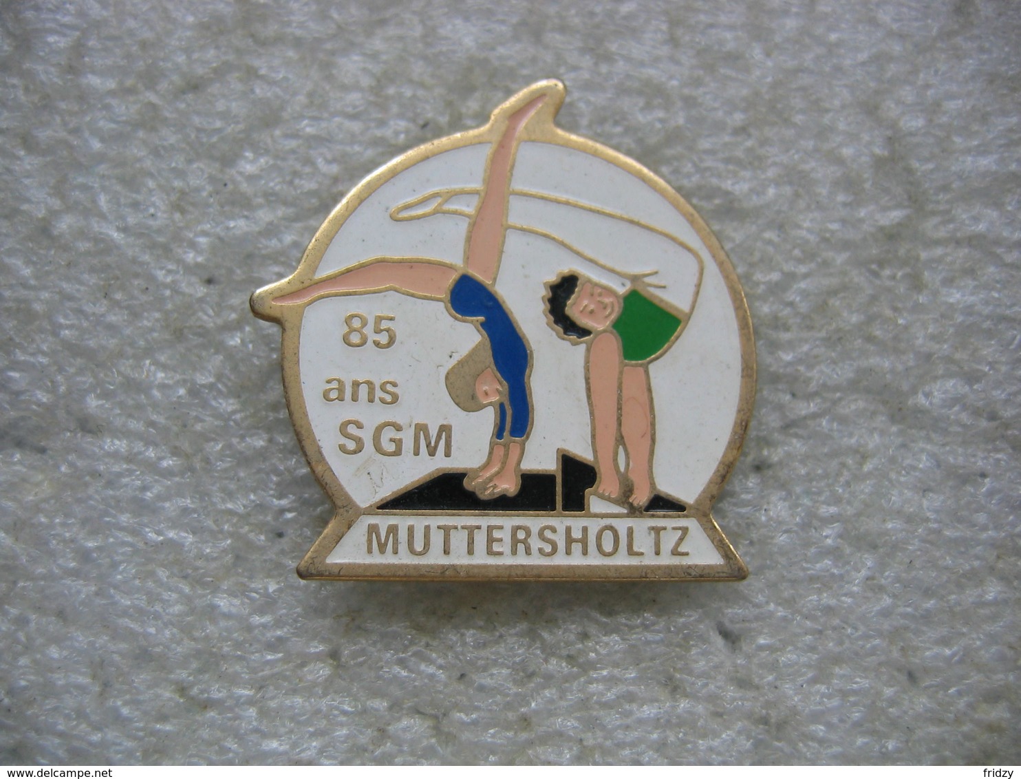Pin's Des 85 Ans De La Société De Gymnastique De La Commune De MUTTERSHOLZ (Dépt 67) - Gymnastics