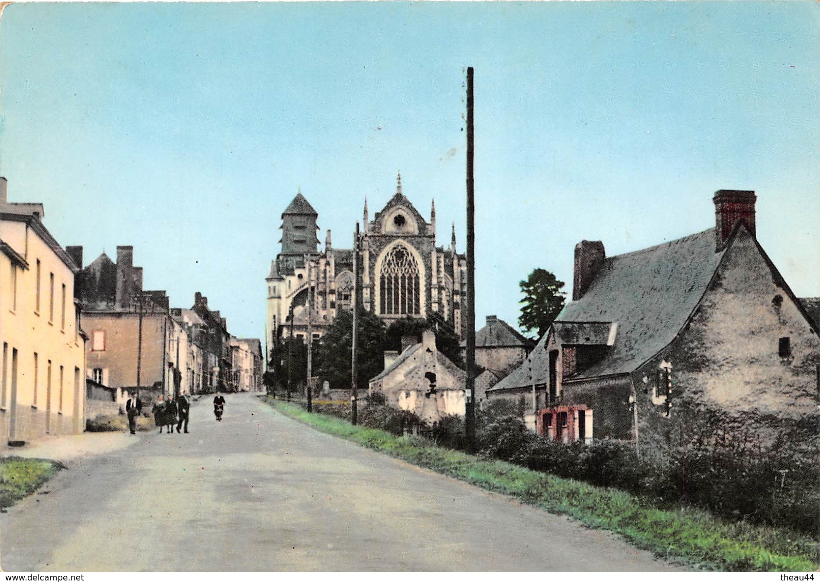 ¤¤   -   SAINT-JULIEN-de-VOUVANTES    -   Vue Sur L'Eglise       -  ¤¤ - Saint Julien De Vouvantes