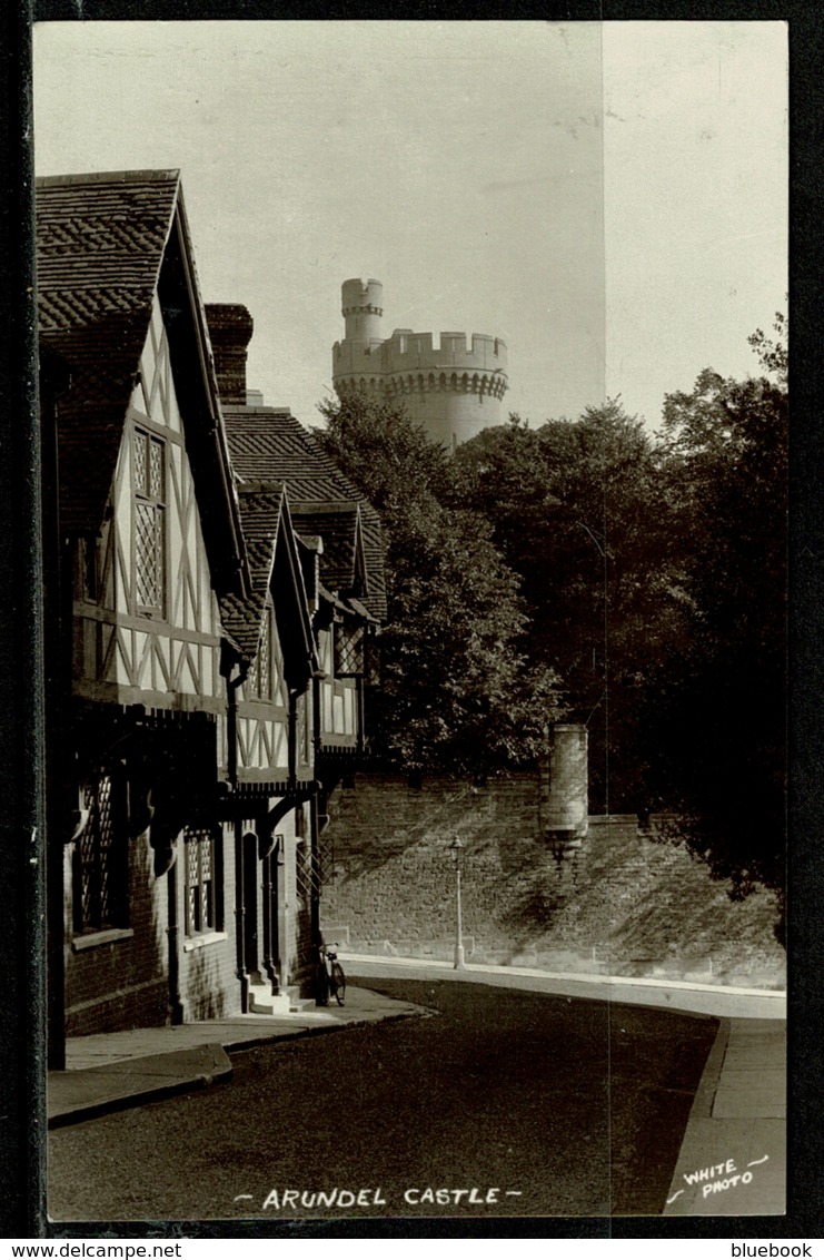 Ref 1319 - 1951 Real Photo Postcard - Arundel Castle From The Village - Sussex - Arundel