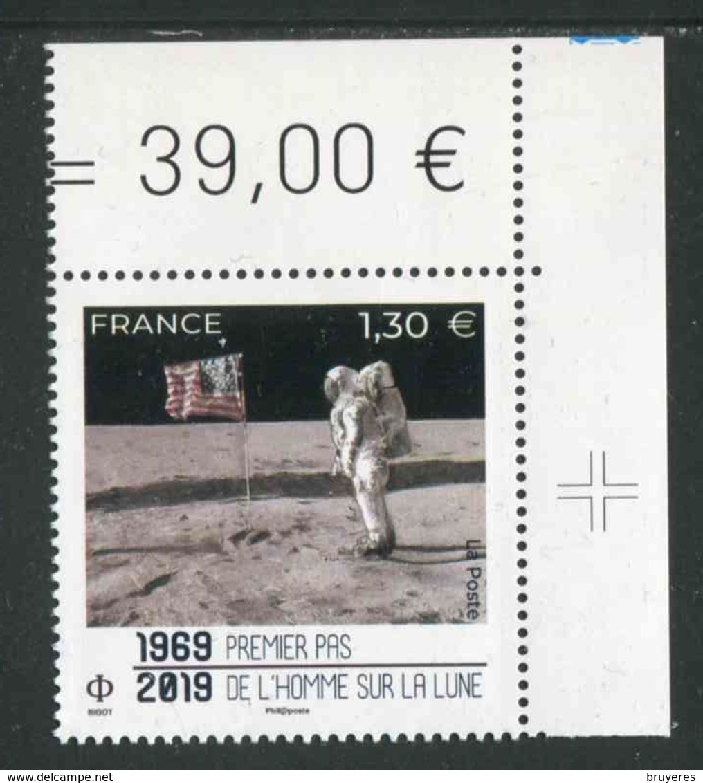 TIMBRES** De 2019 En Coin De Feuille "1,30 € - Premer Pas De L'Homme Sur La Lune" Avec Repère "Croix" Dans La Marge - Nuovi