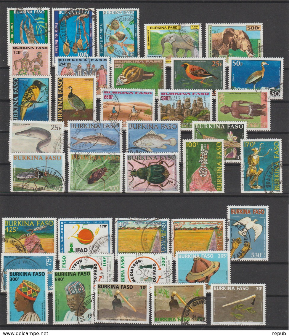 Burkina Faso Lot De 38 Timbres Oblit. Used 2000-2005 - Burkina Faso (1984-...)