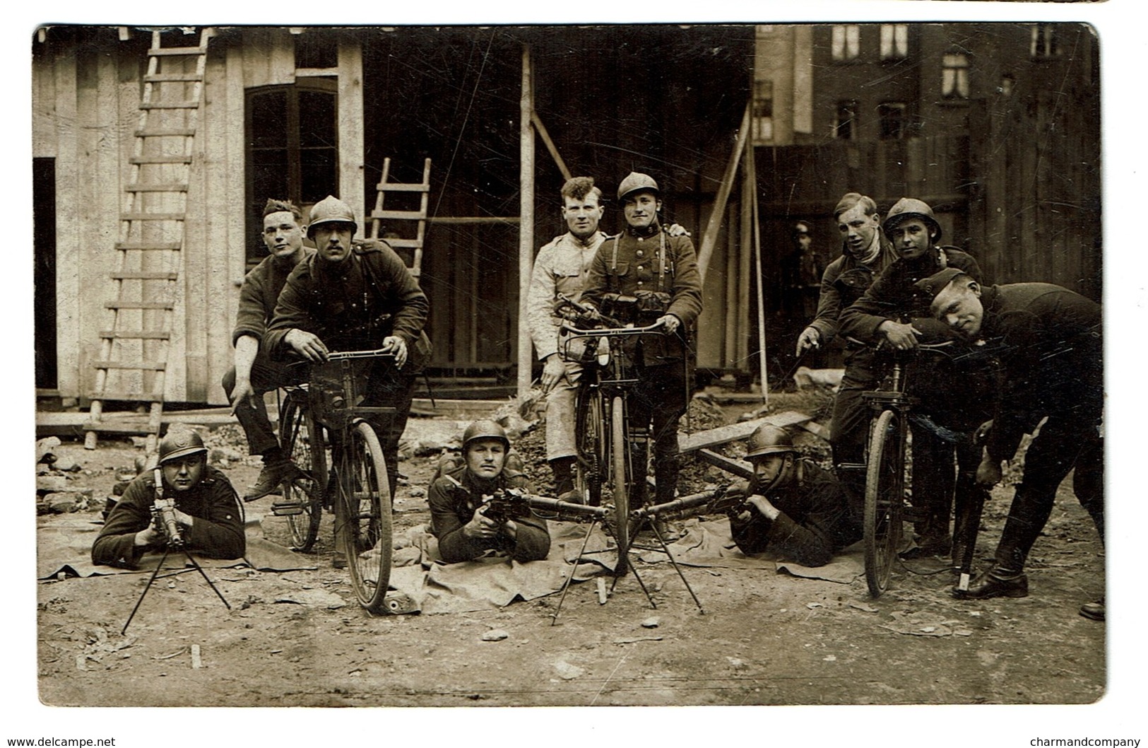 Carte Photo C1920 - Groupe Militaires - Carabinier Cycliste - Cyclistes Carabiniers - 2 Scans - Autres & Non Classés