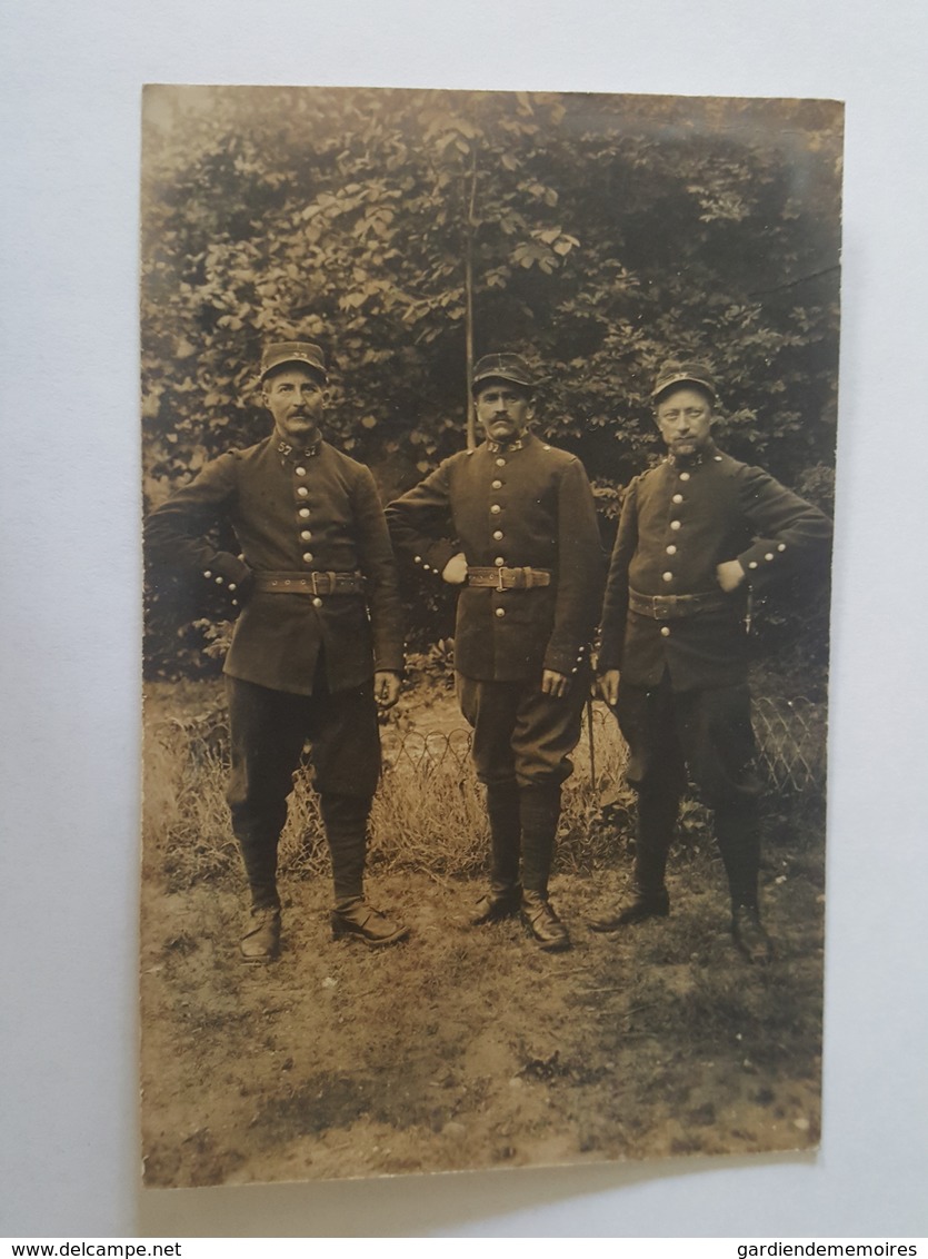 Tournus - Carte Photo - Groupe De Militaires Du 37 ème D'Infanterie? En Tenue - Baïonnette à La Ceinture - Autres & Non Classés