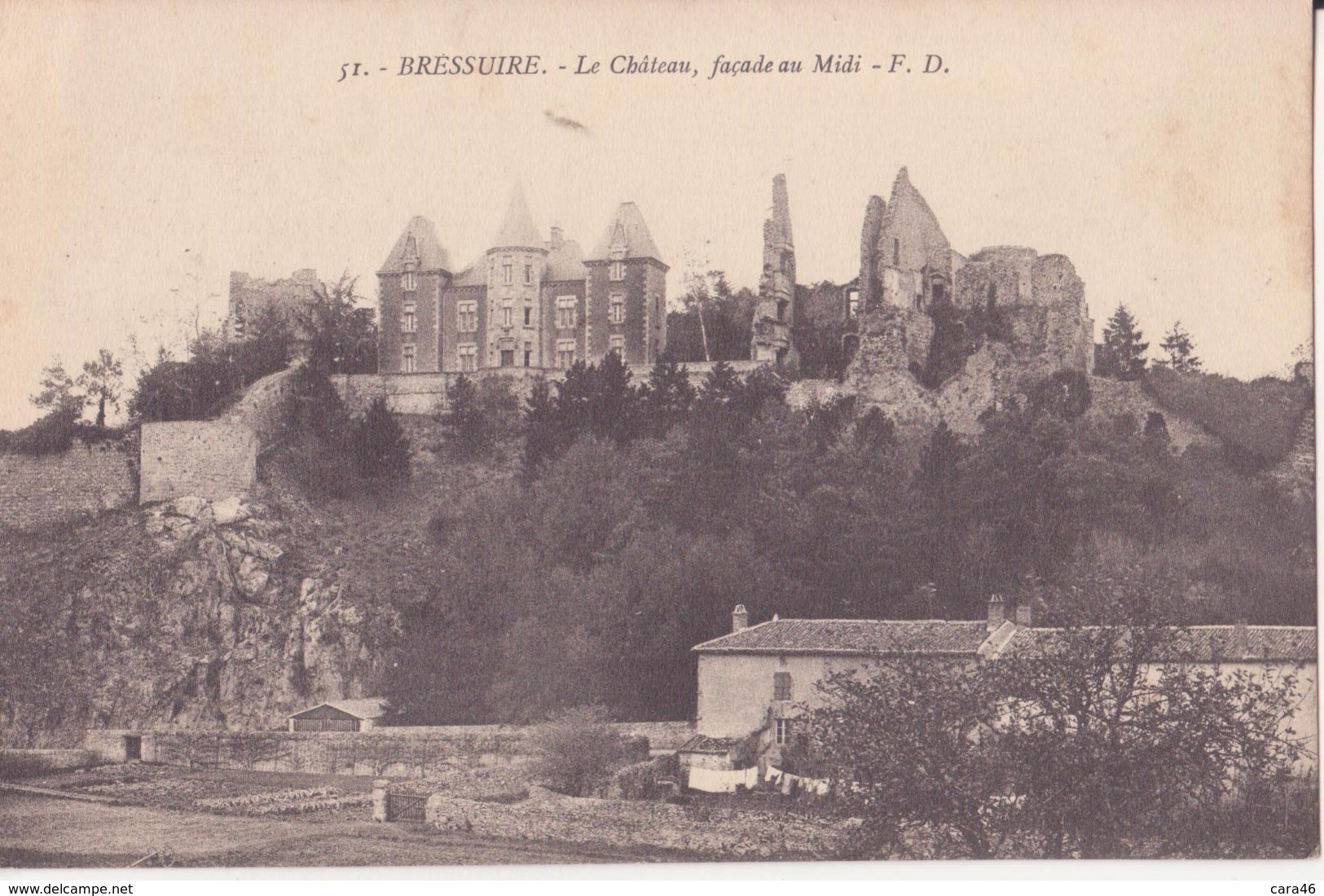 CPA -  51. BRESSUIRE -  Le Château Façade Au Midi - Bressuire