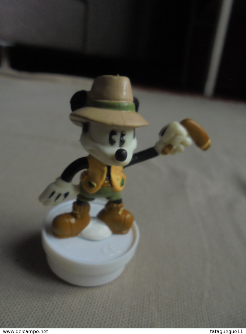 Vintage - Figurine Disney Mickey Mouse Joue Au Boomerang Bouchon Smarties Nestlé - Disney