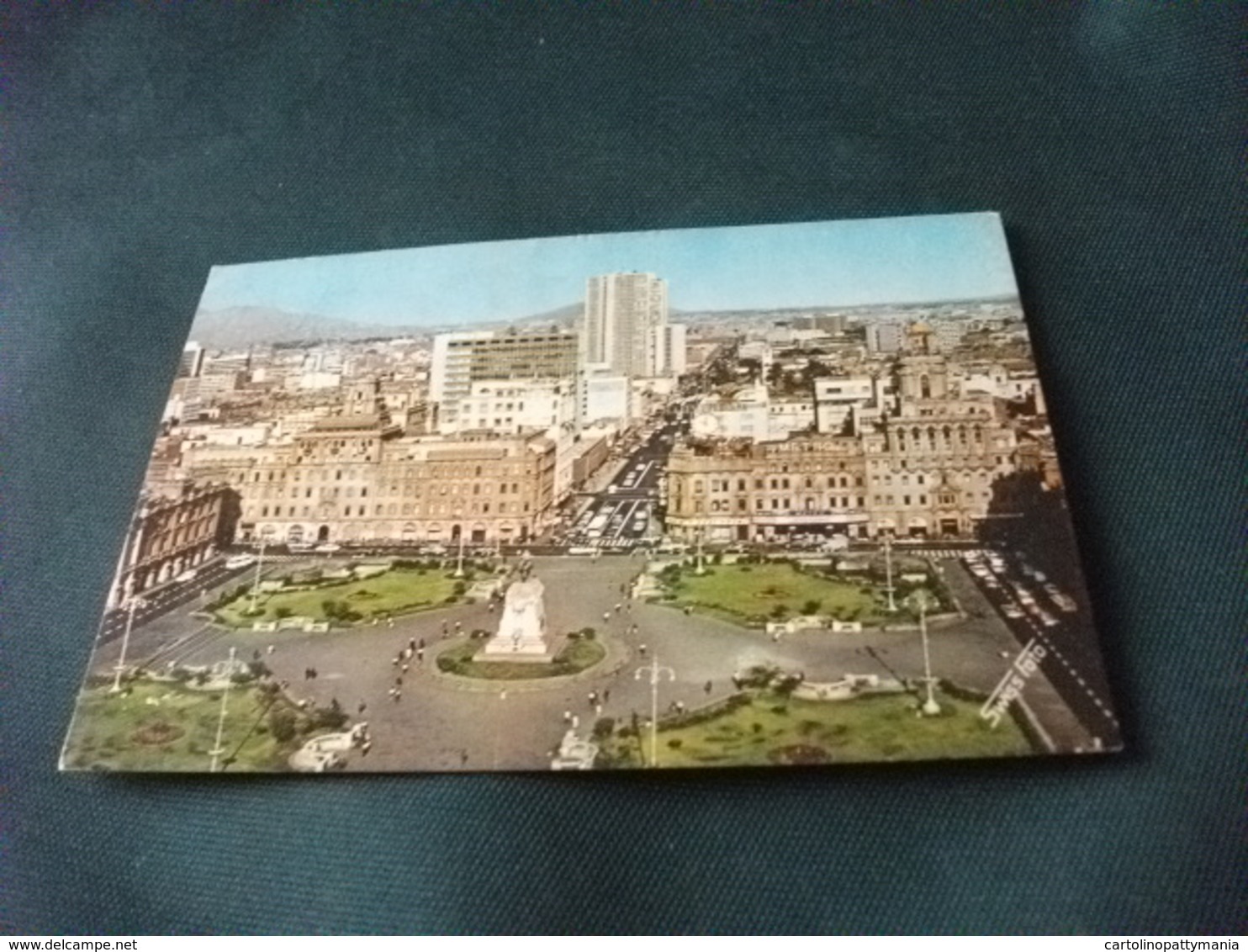 STORIA POSTALE  FRANCOBOLLO PERU' LIMA PLAZA SAN MARTIN CON EL MINISTERIO  DE EDUCACION PUBLICA EN EL FONDO - Perù