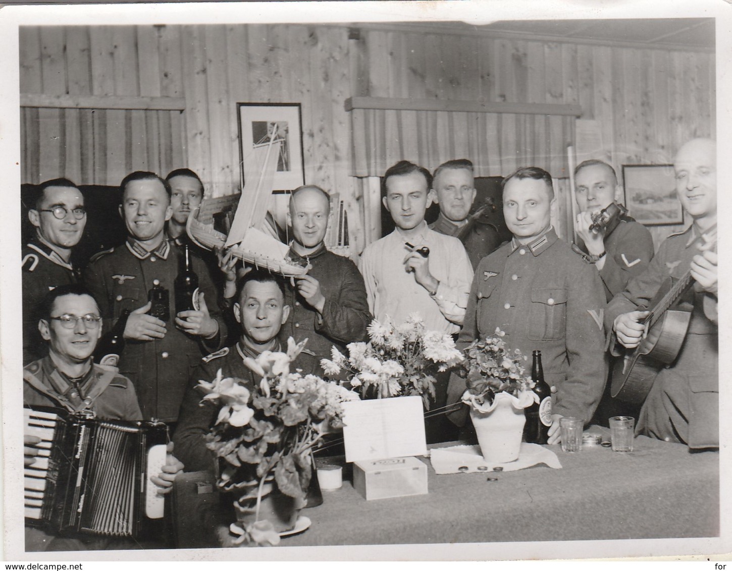 Photo Militaire : Armée Allemande : Officiers Et Soldats Avec Accordeon, Guitare Et Violon ( Format 11,5cm X  8,5cm ) - War, Military