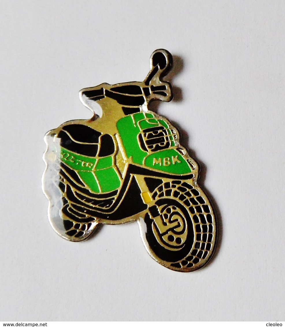 Pin's Moto Scooter MBK - RE/01 - Motos