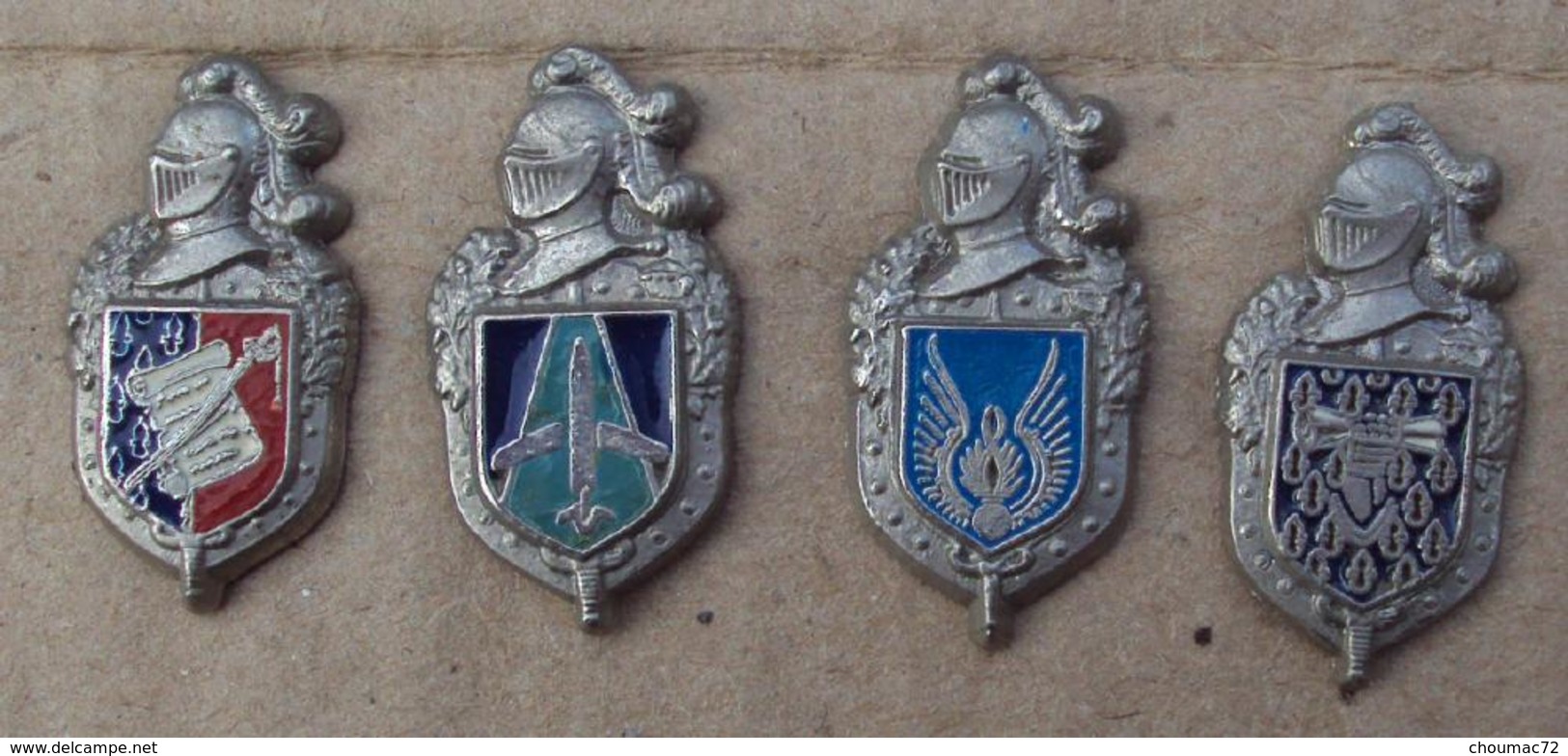 Pin's Militaria 001, Gendarmerie Nationale - Lot De 4 Pin's Pucelle - Militaria