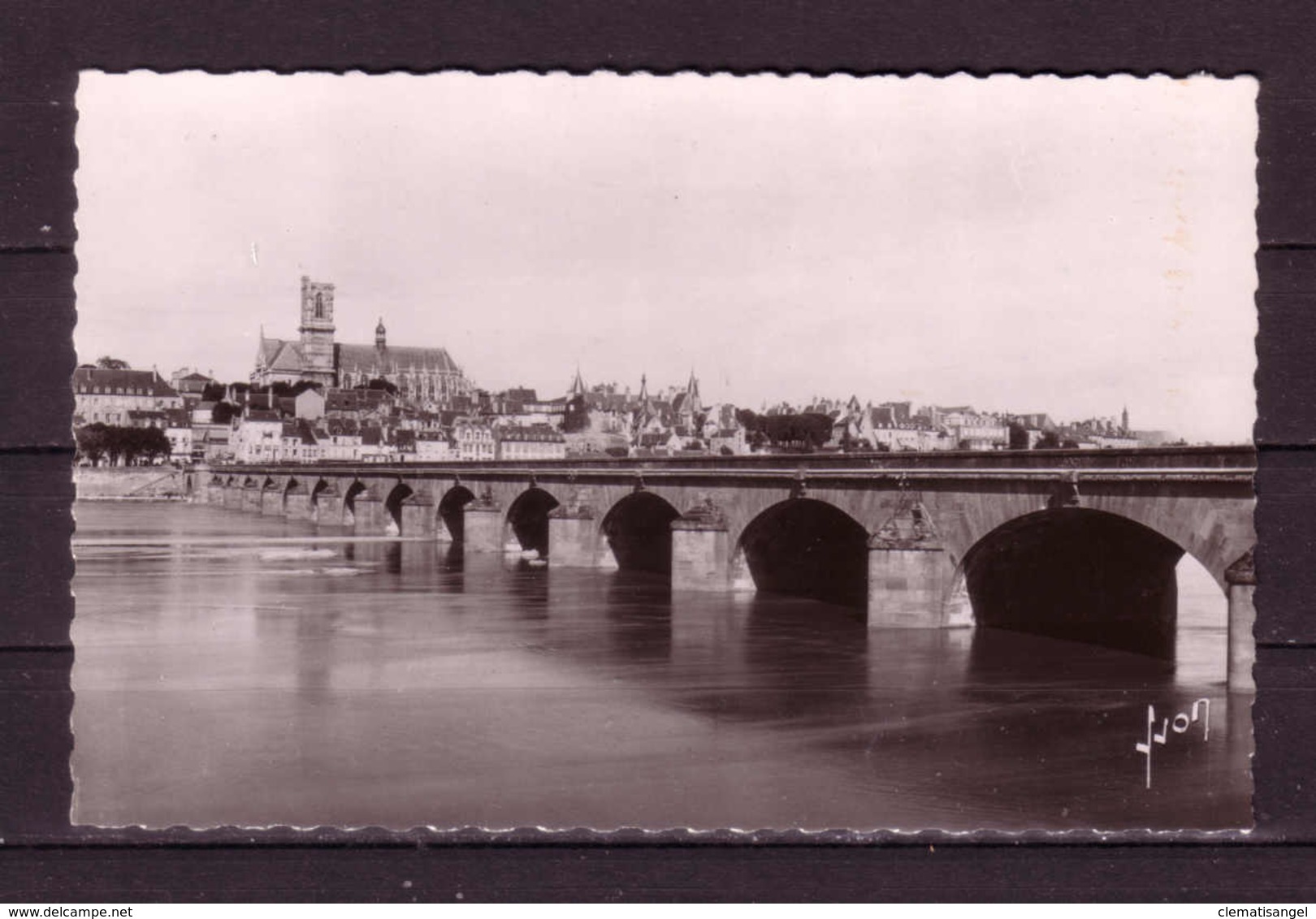 310g * NEVERS * LE PONT SUR LA LOIRE ET LA CATHEDRALE **!! - Nevers