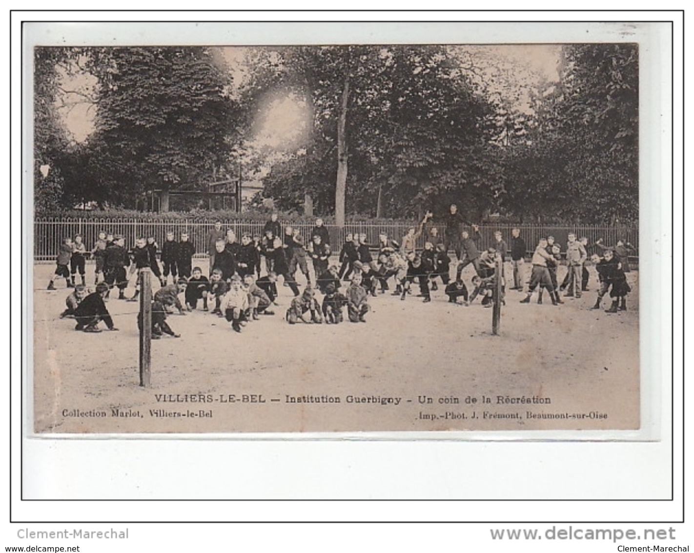 VILLIERS LE BEL - Institution Guerbigny - Un Coin De La Récréation - état - Villiers Le Bel