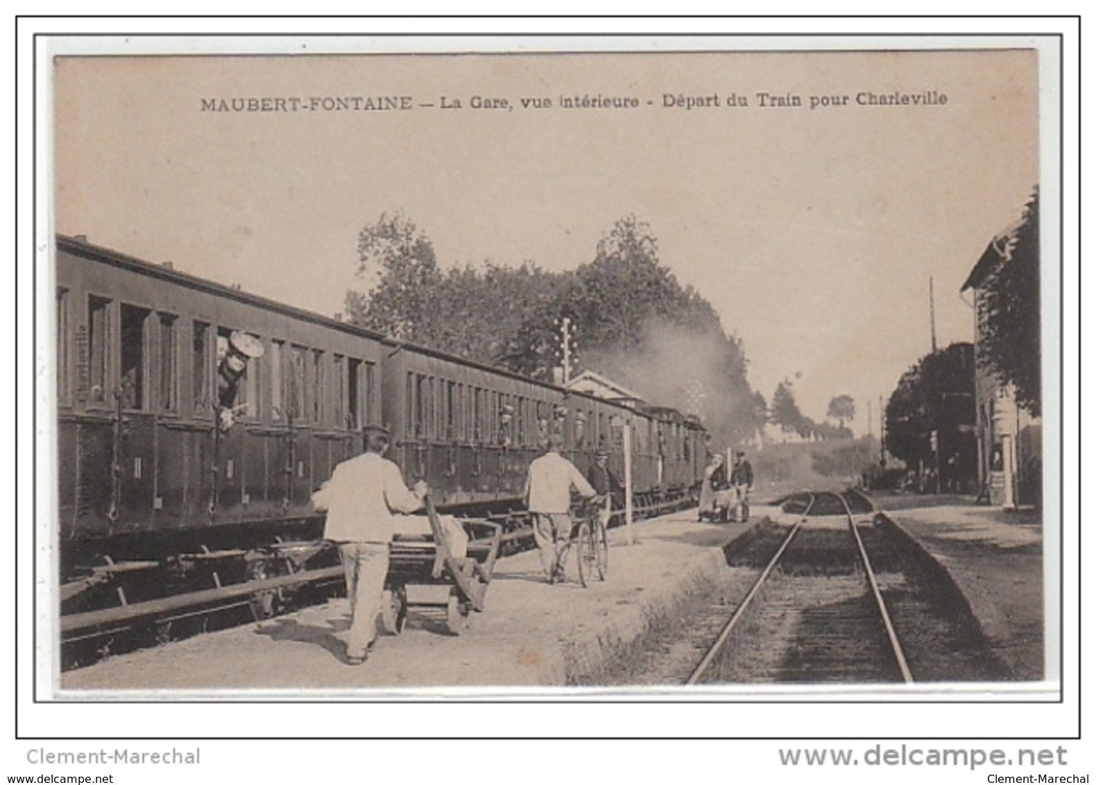 MAUBERT-FONTAINE : La Gare Vue Intérieure - Départ Du Train Pour Charleville - TRAIN - Très Bon état - Autres & Non Classés