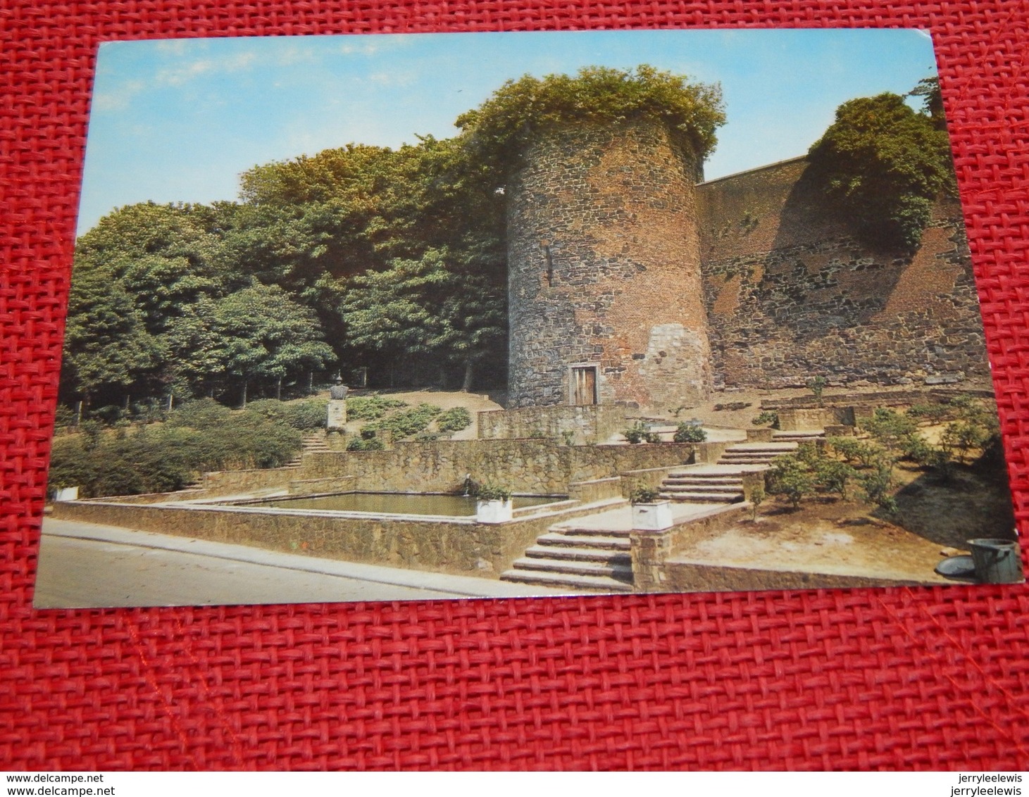 GEMBLOUX -  Tour Des Sarrasins Et Monument Au Roi Albert - Gembloux