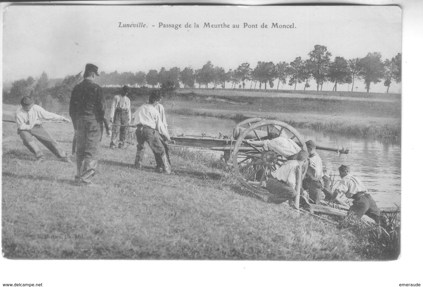 LUNEVILLE Passage De La Meurthe Au Pont De Moncel - Luneville