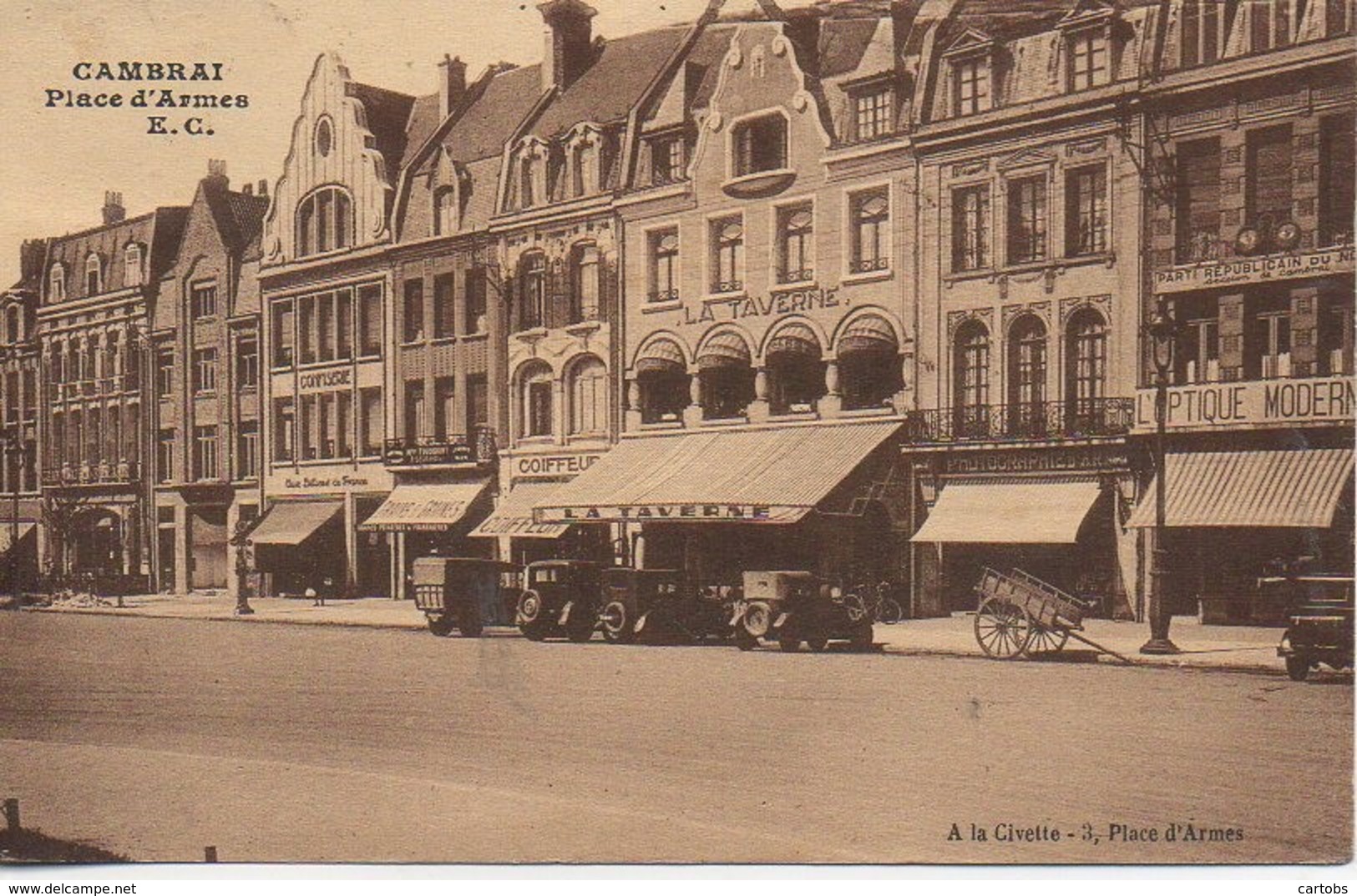 59 CAMBRAI  Place D'Armes - Cambrai