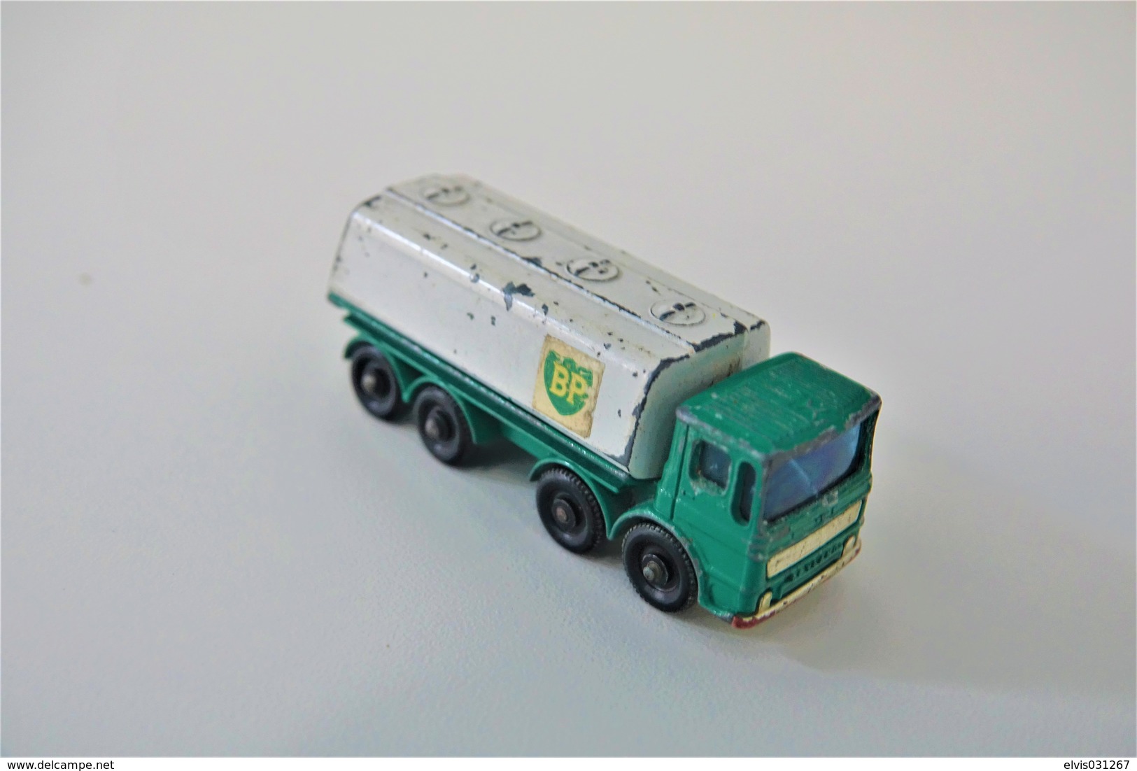 Matchbox Lesney 32C2 LEYLAND PETROL TANKER - Regular Wheels, Issued 1968, Scale 1/64 - Matchbox (Lesney)