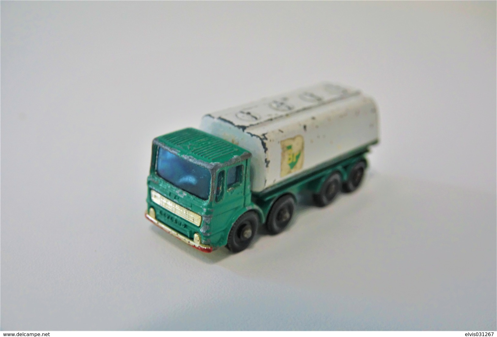 Matchbox Lesney 32C2 LEYLAND PETROL TANKER - Regular Wheels, Issued 1968, Scale 1/64 - Matchbox (Lesney)