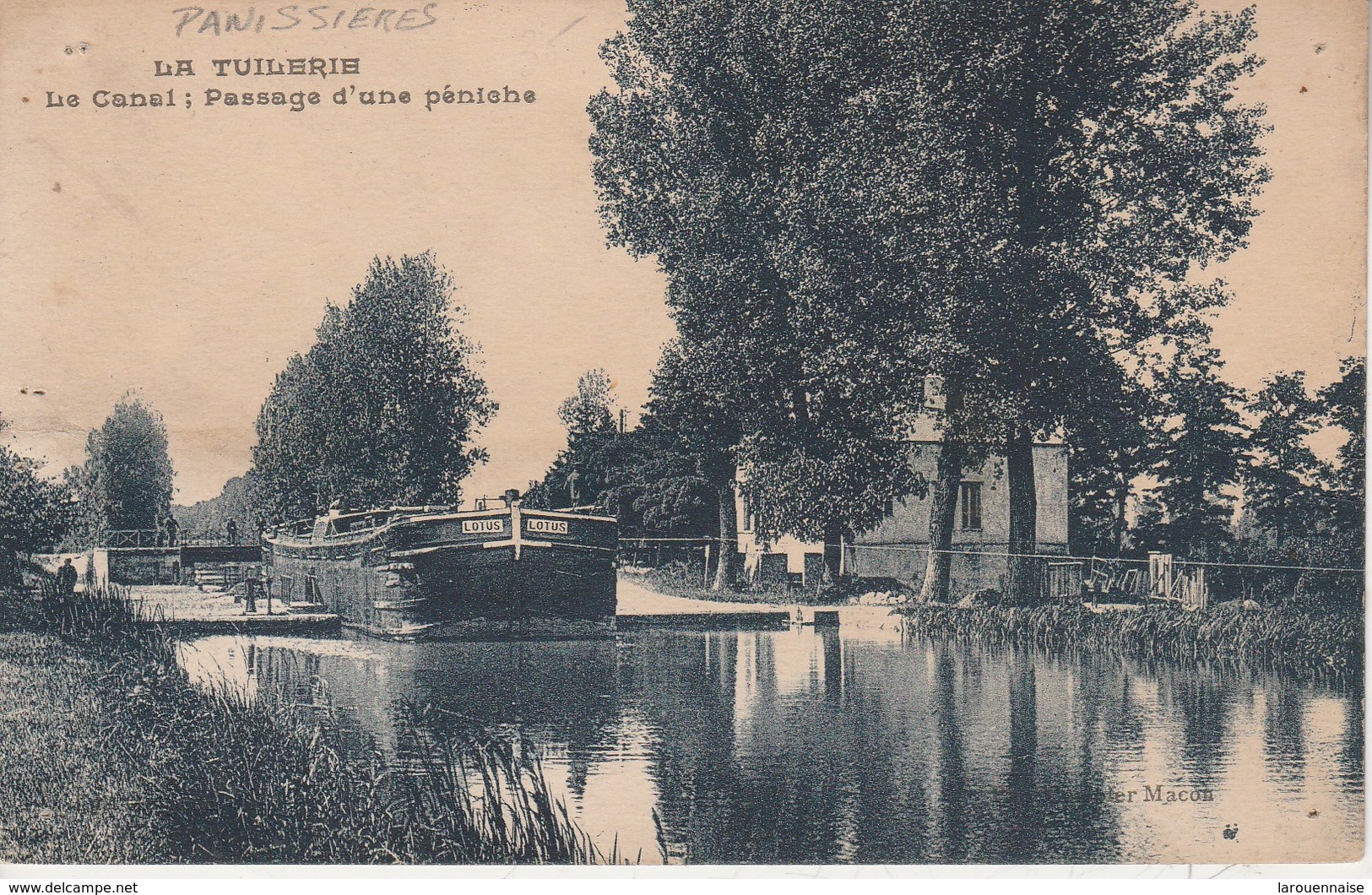 42 - POUILLY SOUS CHARLIEU - La Tuilerie - Le Canal; Passage D'une Péniche - Autres & Non Classés