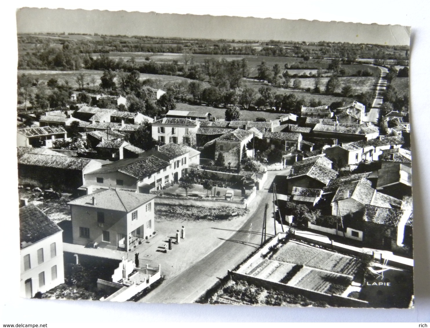 CPSM (17) Charente Maritime - En Avion Au Dessus De CHERBONNIERES - L'Auberge Michaud (carte Recoupée) - Autres & Non Classés