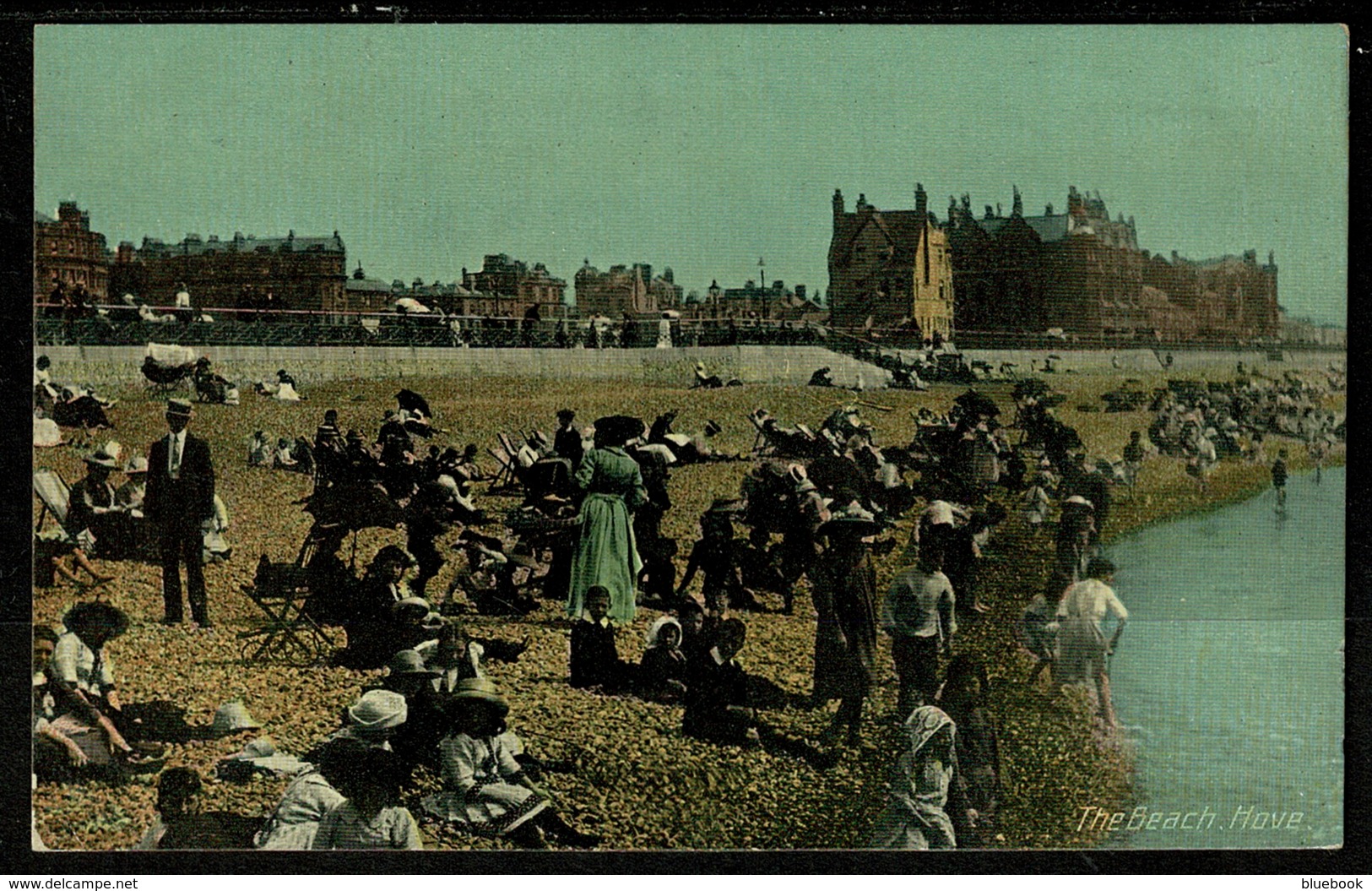 Ref 1322 - 1918 Postcard - The Beach At Hove Brighton - Buy National War Bonds Slogan - Altri & Non Classificati