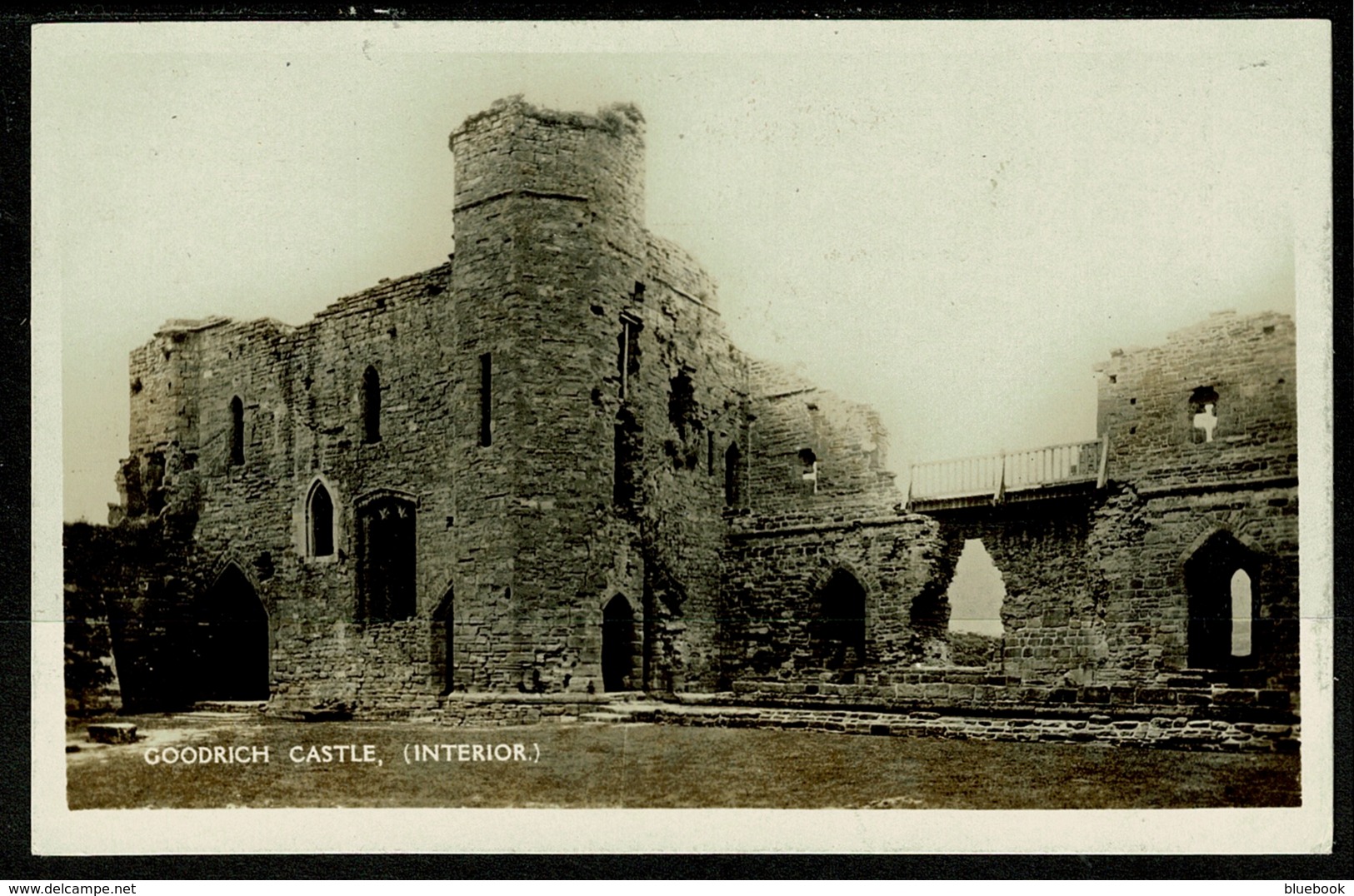 Ref 1322 - Early Real Photo Postcard - Interior - Goodrich Castle Herefordshire - Herefordshire