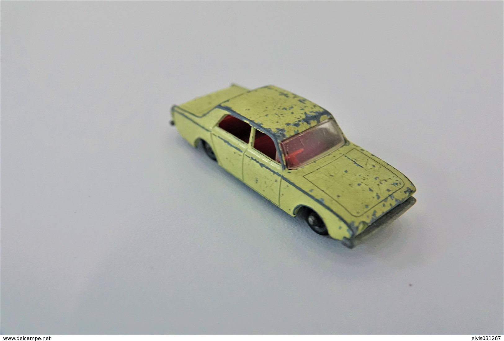 Matchbox Lesney 45B2 FORD CORSAIR - Regular Wheels, Issued 1965, Scale 1/64 - Matchbox (Lesney)