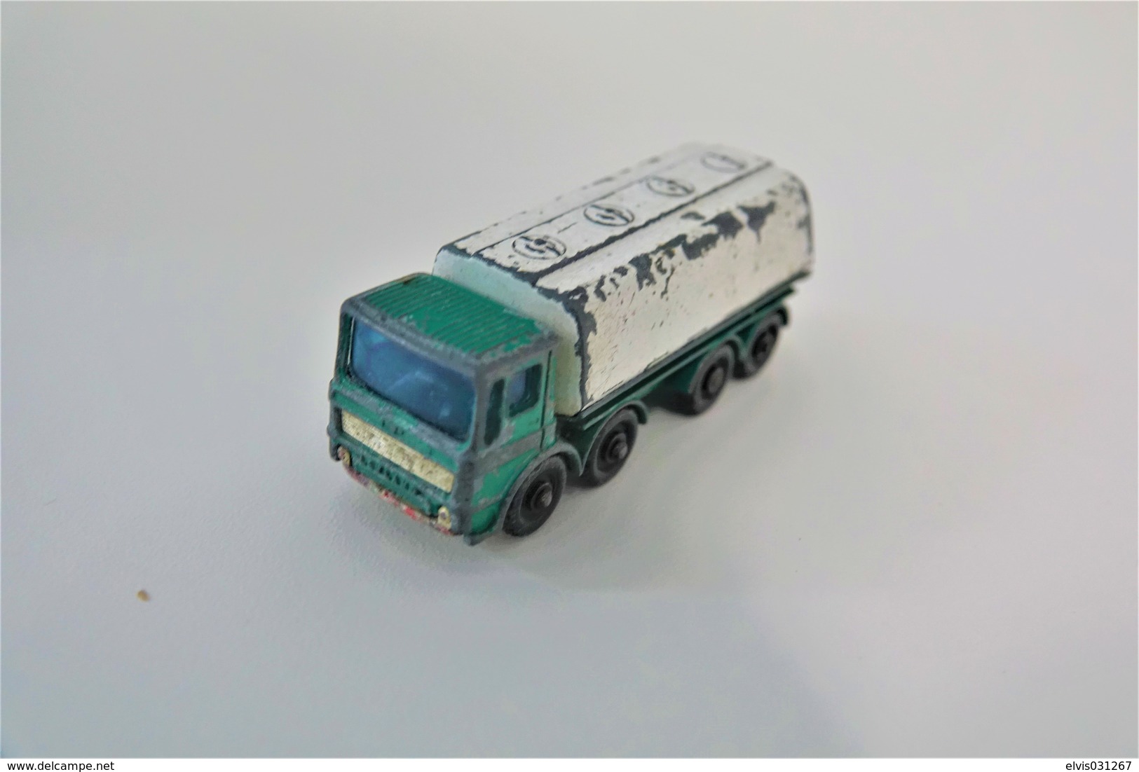 Matchbox Lesney 32C2 LEYLAND PETROL TANKER - Regular Wheels, Issued 1968, Scale 1/64 - Matchbox (Lesney)