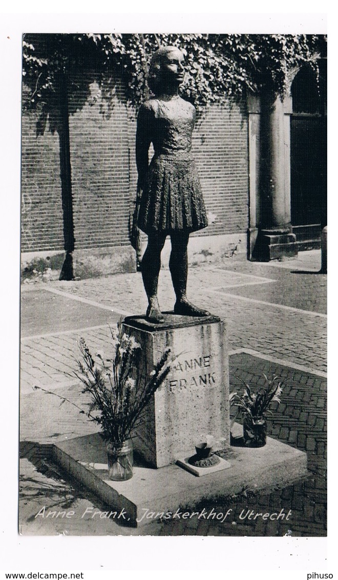 57 / UTRECHT : Anne Frank Statue On St. Janskerkhof - Femmes Célèbres
