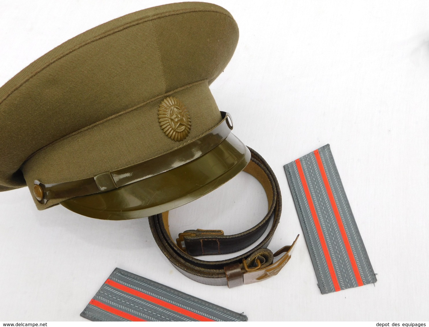 U.R.S.S. RUSSIE SOVIETIQUE  : CASQUETTE + CEINTURON + EPAULETTES - TENUE De CAMPAGNE OFFICIER - Cascos