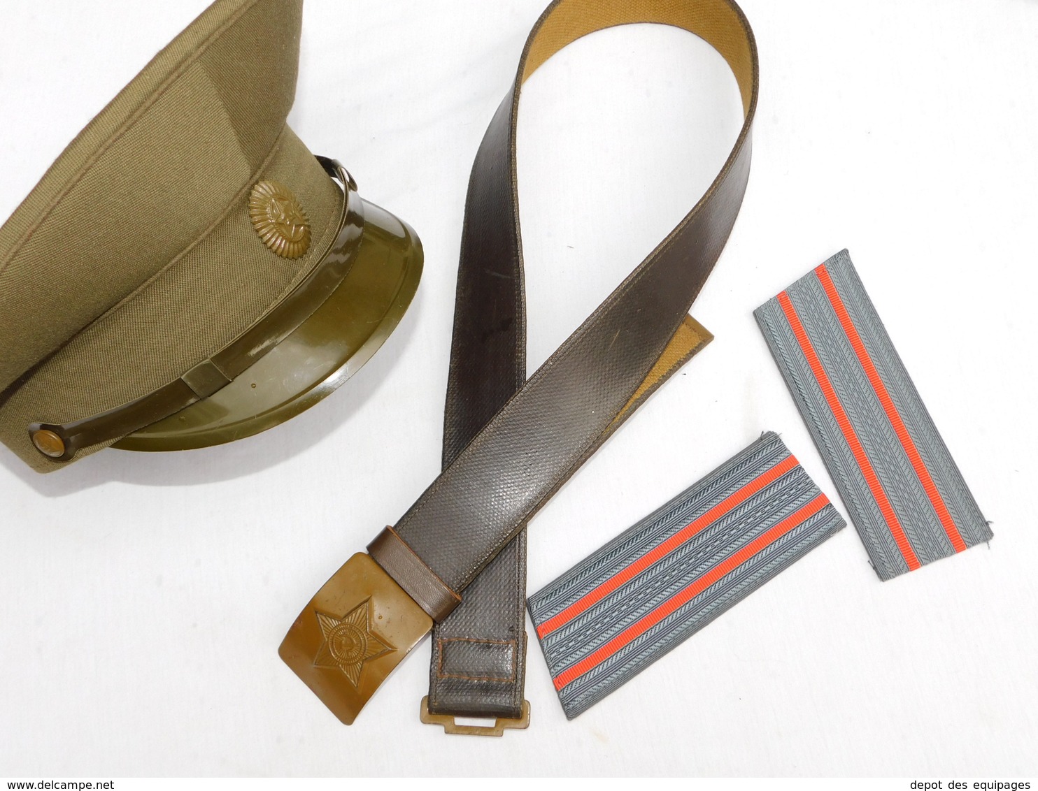 U.R.S.S. RUSSIE SOVIETIQUE  : CASQUETTE + CEINTURON + EPAULETTES - TENUE de CAMPAGNE OFFICIER