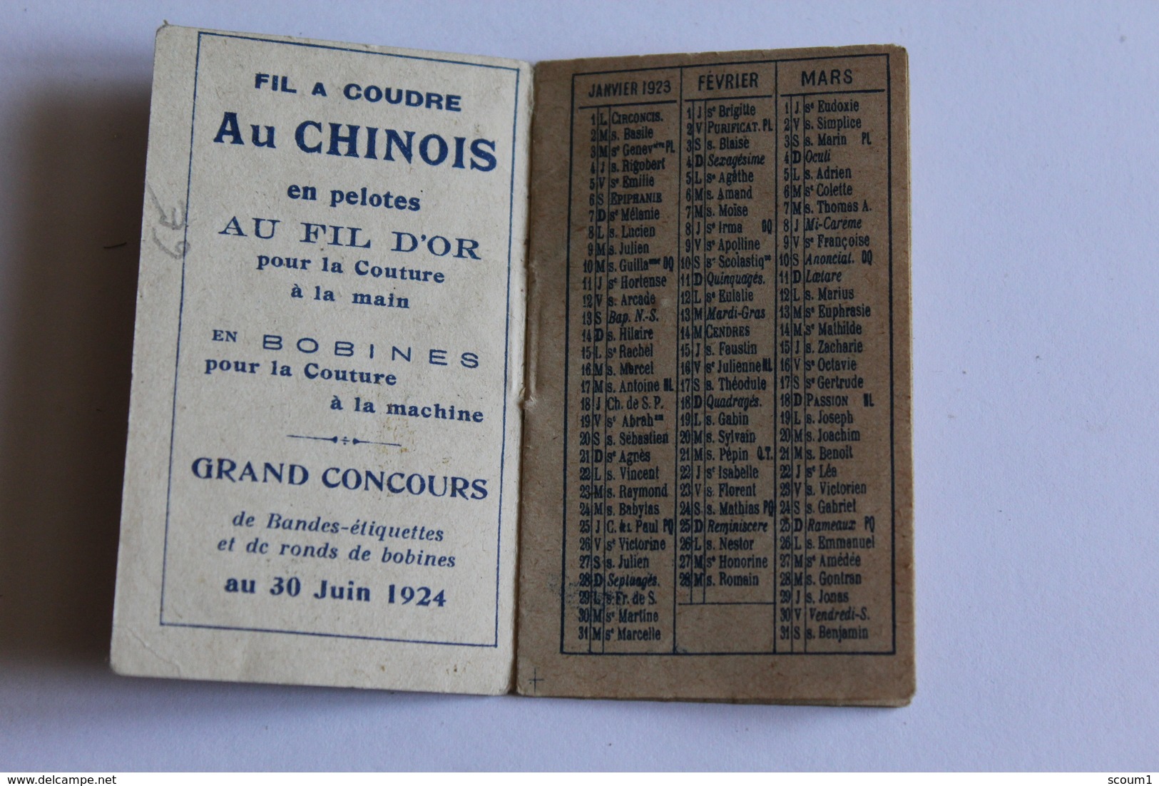 Calendrier Petit Format 1923 Fil Au Chinois More Dole    7,5cm X 4,4 Cm  4 Petites Pages - Tamaño Pequeño : 1921-40