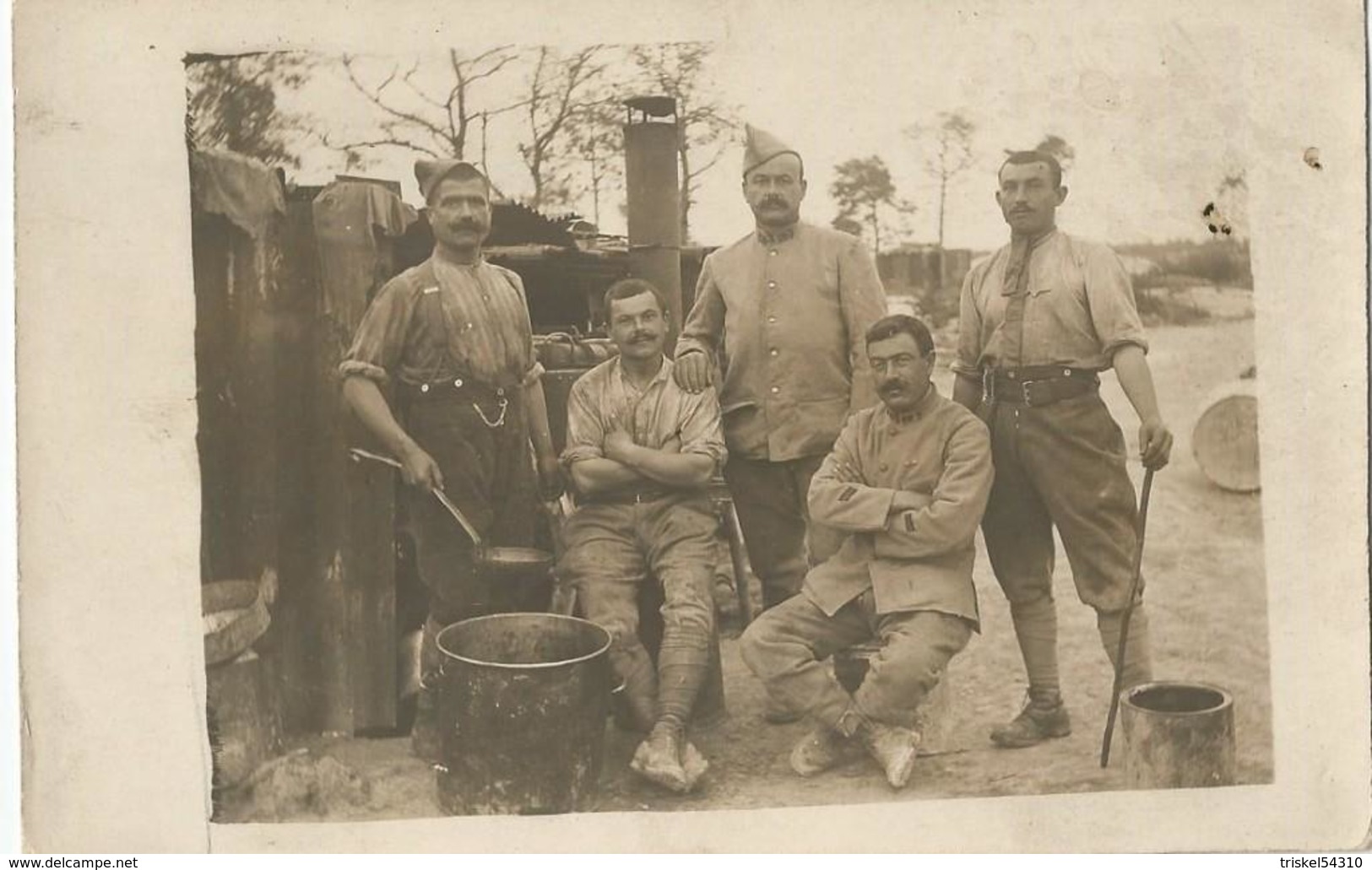 Carte Photo Soldats Français Devant Une Cuisine Roulante  / 14-18 / WW1 / POILU - 1914-18