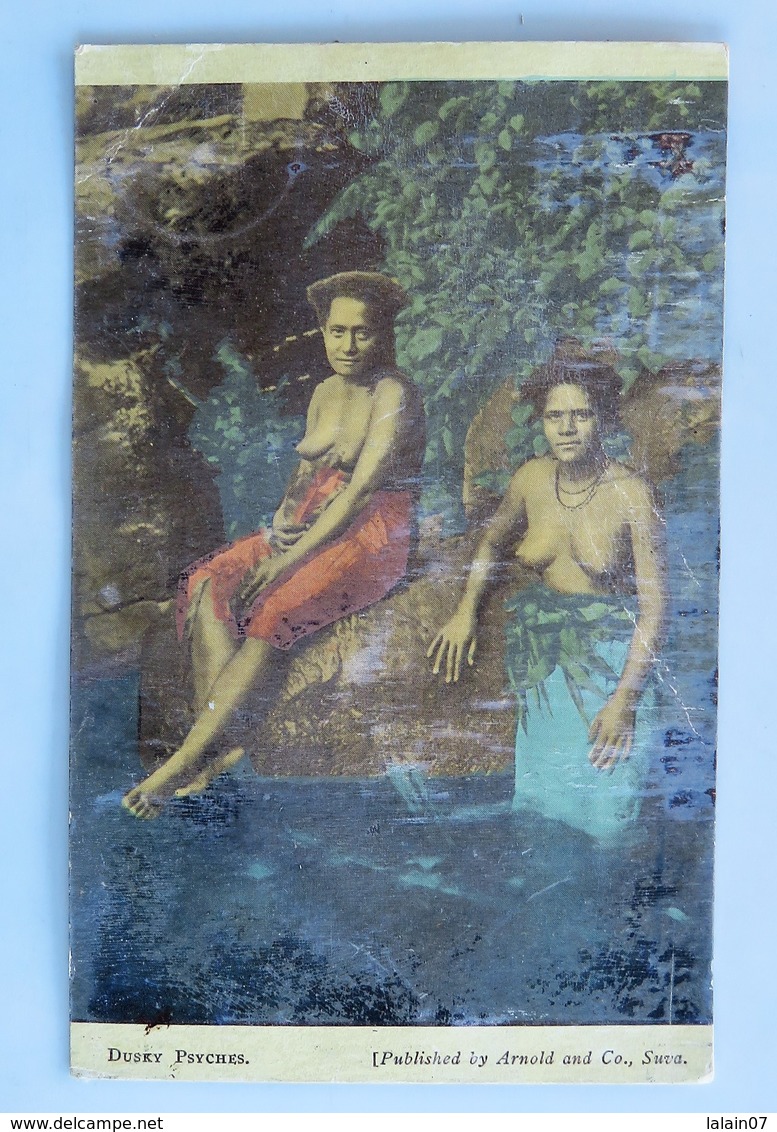 C. P. A. : FIDJI : Dusky Psyches, Jeunes Femmes Aux Seins Nus, Published By Arnold And Co, SUVA, Fiji, Stamp In 1909 - Fidji