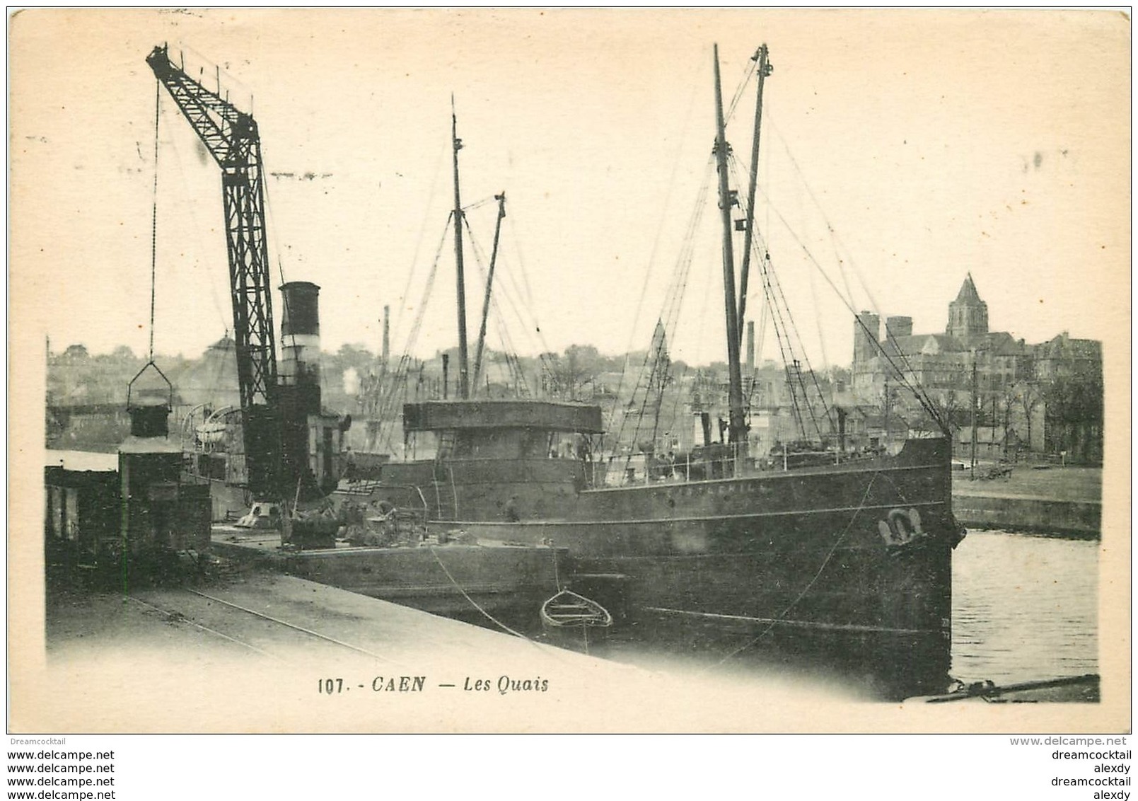 14 CAEN. Top Promotion Les Quais 1922 Grue Déchargeaut Un Bateau - Caen