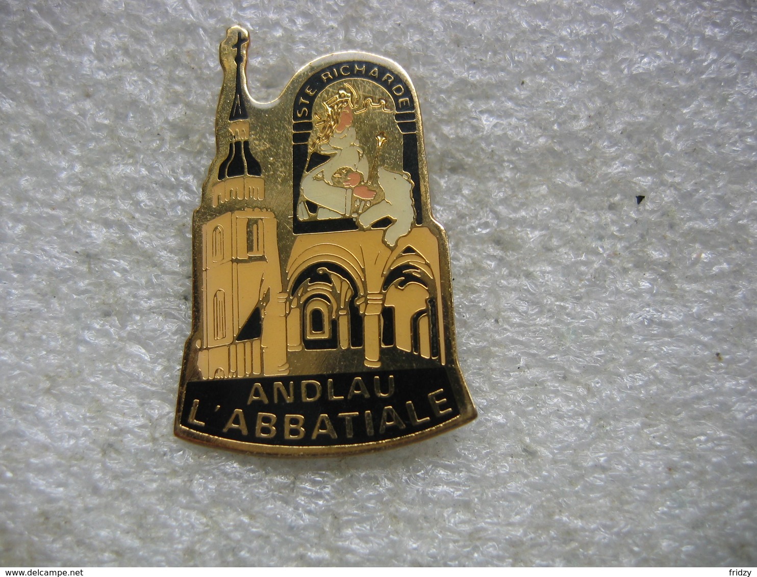 Pin's De L'Abbatiale De La Ville De ANDLAU, Sainte Richarde - Autres & Non Classés