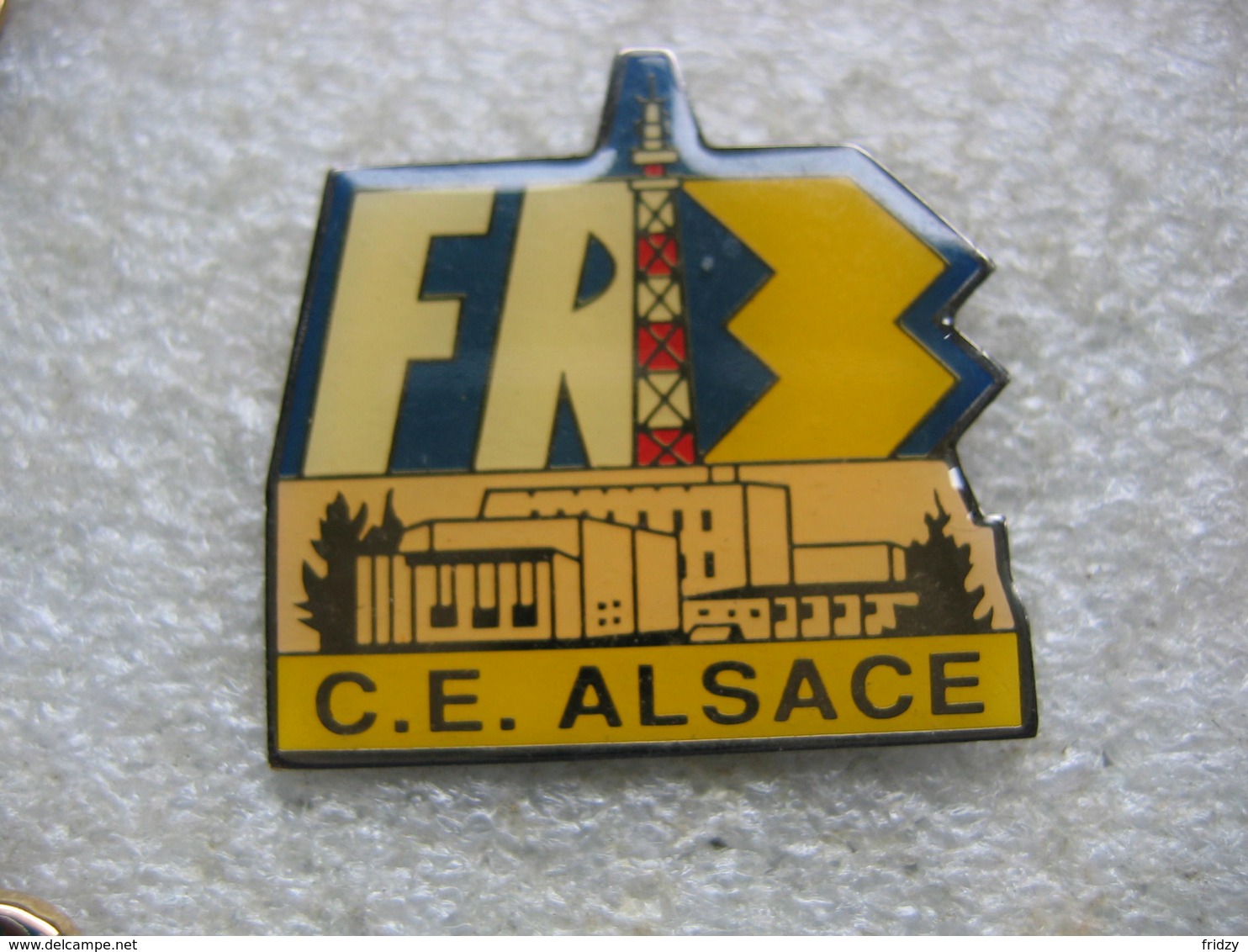 Pin's Du C.E. De La Chaine De Télévision FR3 Alsace - Médias