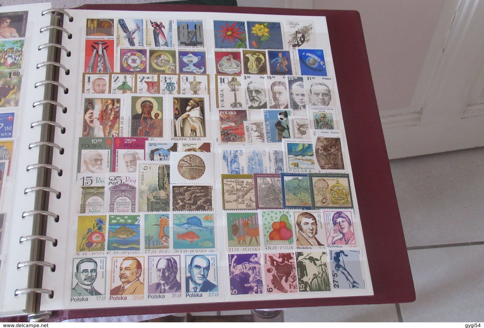 Classeur à Bandes des Anciens aux Modernes timbres Européens  Forte  Cote  41  scans