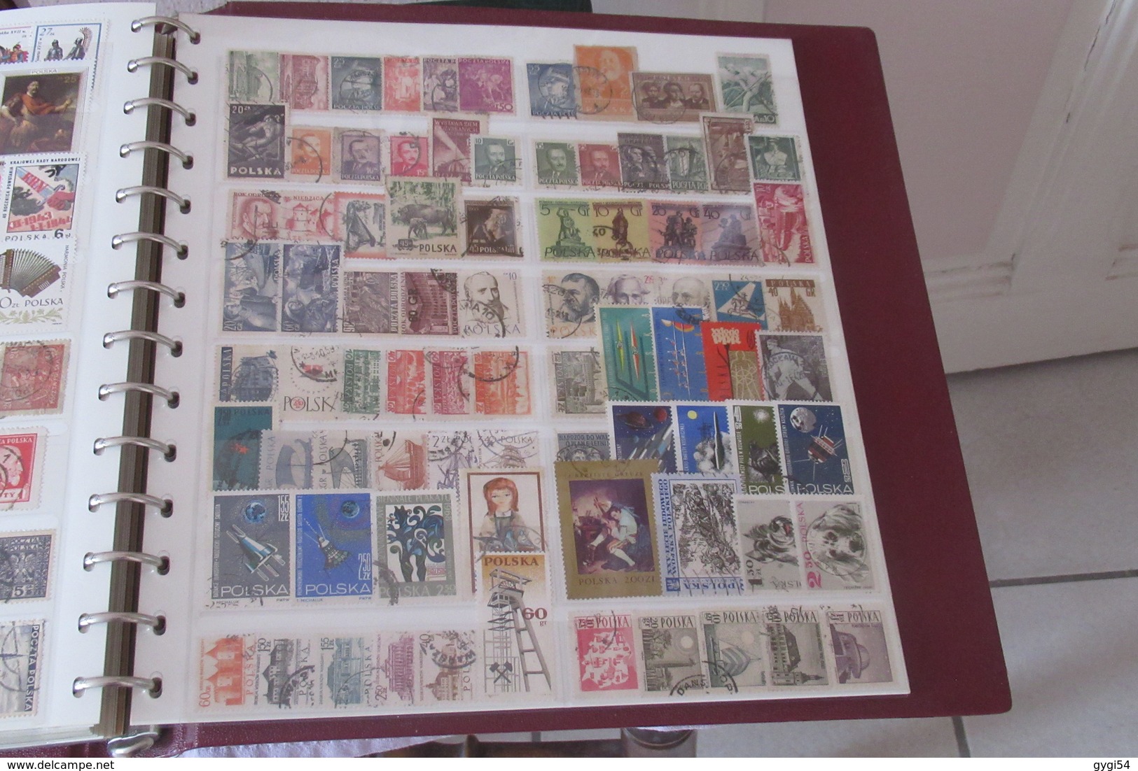 Classeur à Bandes des Anciens aux Modernes timbres Européens  Forte  Cote  41  scans