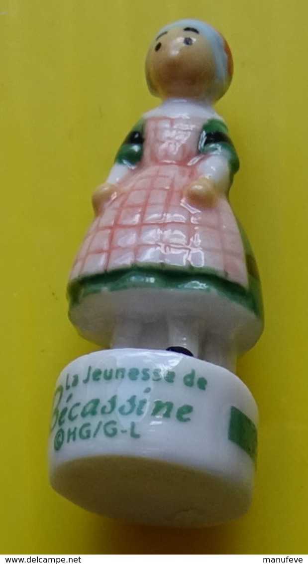 Fève  - La Jeunesse De Bécassine 2019 -  Bécassine Rêveuse Les Mains Sur Son Tablier - Personen