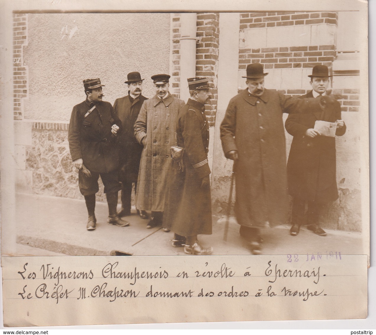 EPERNAY VIGNERONS CHAMPENOIS EN RÉVOLTE PRÉFET M CHAPRON LA TROUPE    18*13CM Maurice-Louis BRANGER PARÍS (1874-1950) - Lugares