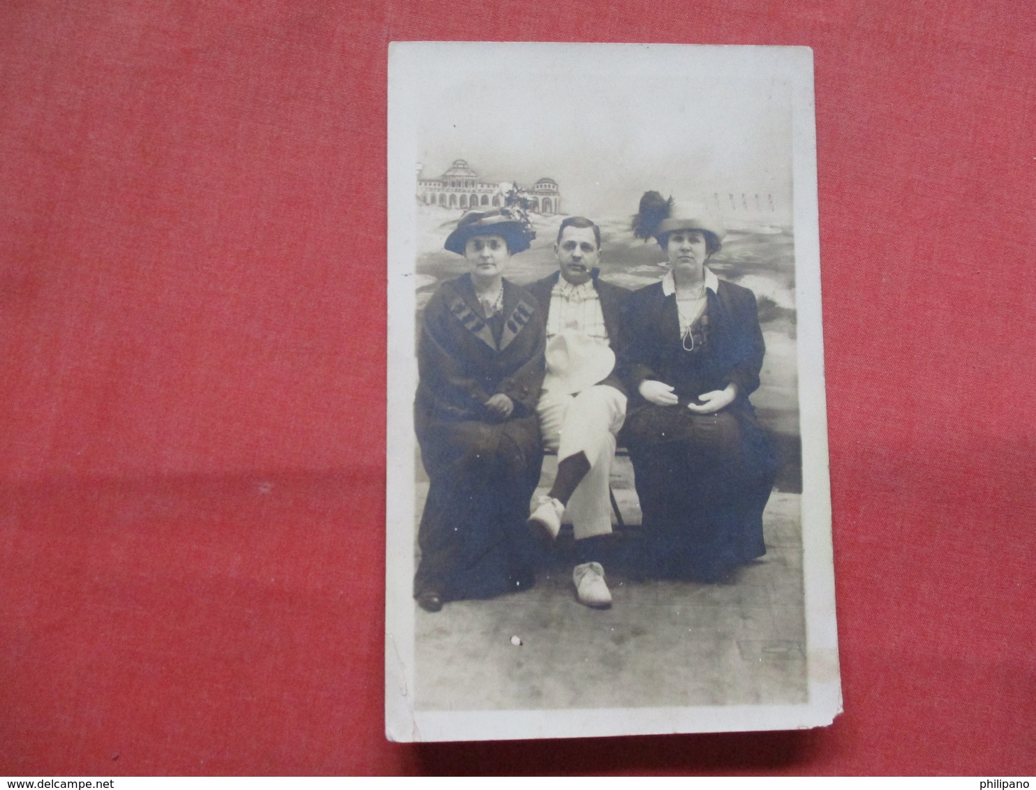 RPPC  Man Smoking Pipe With  2 Females    Ref    3555 - Fashion