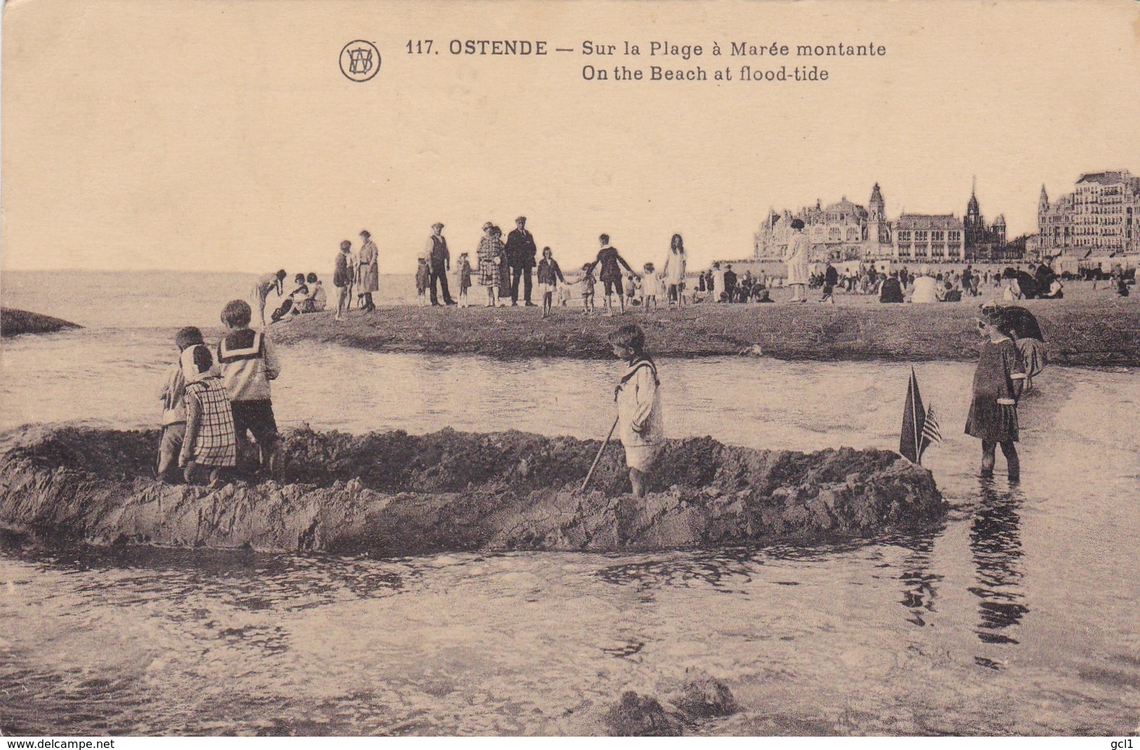 Oostende - Sur La Plage A Maree Montant - Oostende