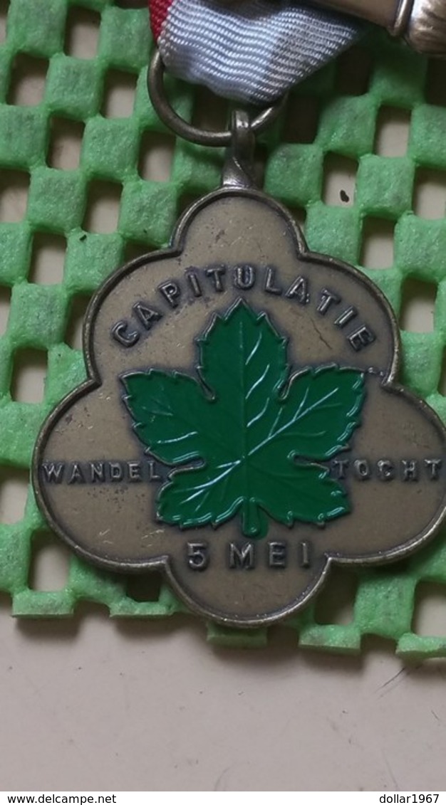 Medaille :Netherlands  - Capitulatie Wandel Tocht 5 Mei , Wageningen  / Vintage Medal - Walking Association - Andere & Zonder Classificatie