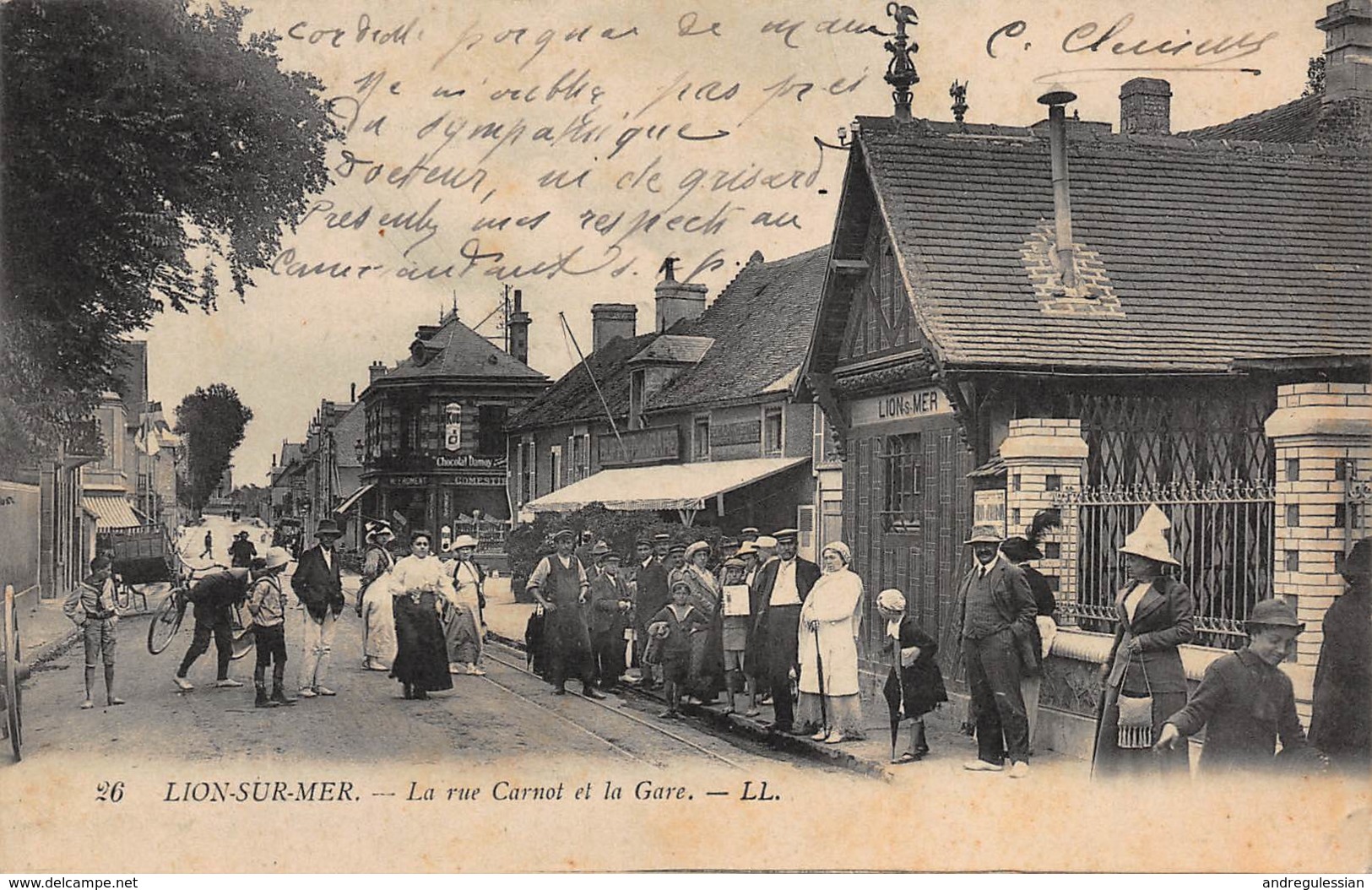 CPA LION-SUR-MER - La Rue Carnot Et La Gare - Autres & Non Classés