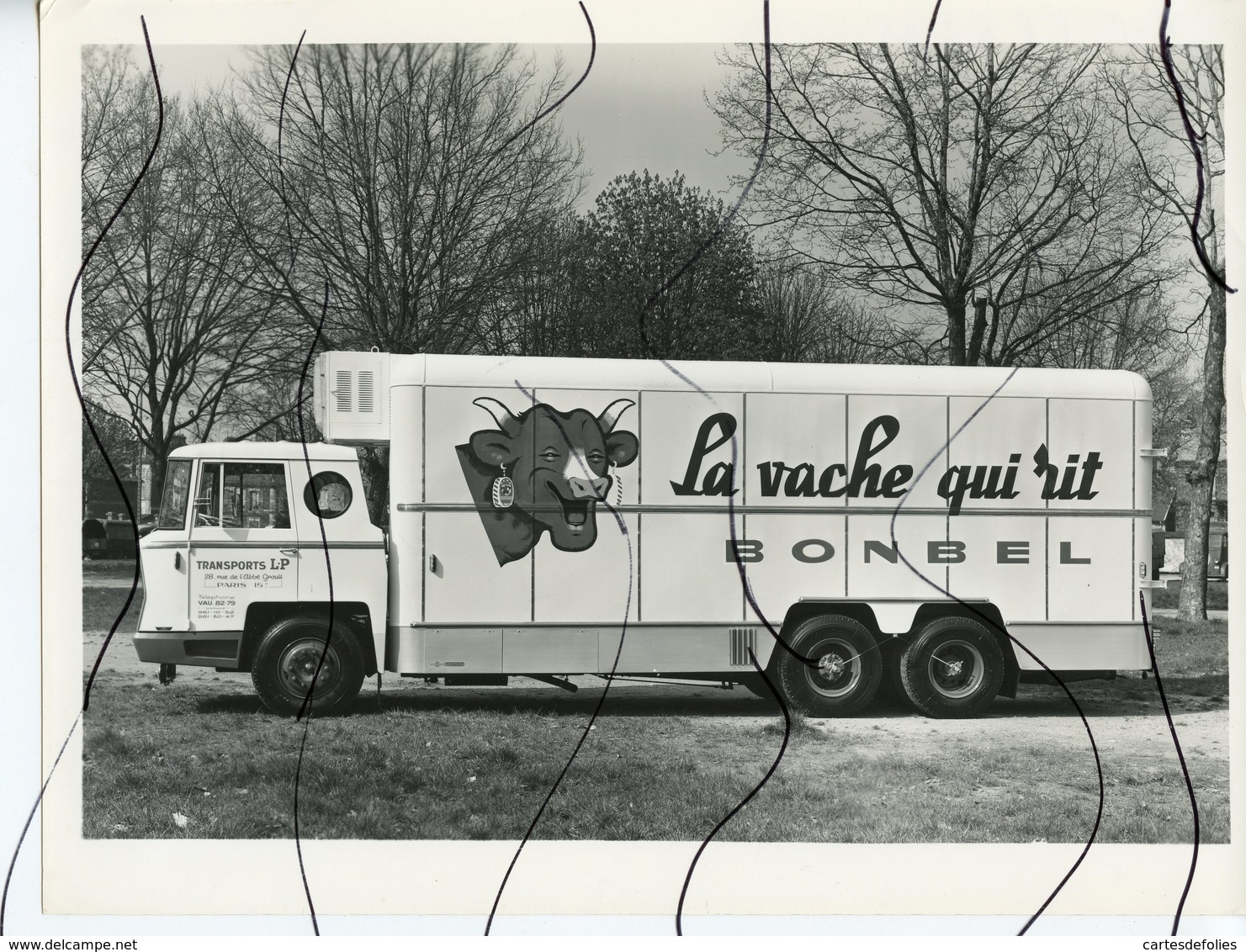 PHOTO.Camion Frigorifique  BERNARD. Transport L.P. PARIS. Publicité LA VACHE QUI RIT BONDEL . - Automobiles