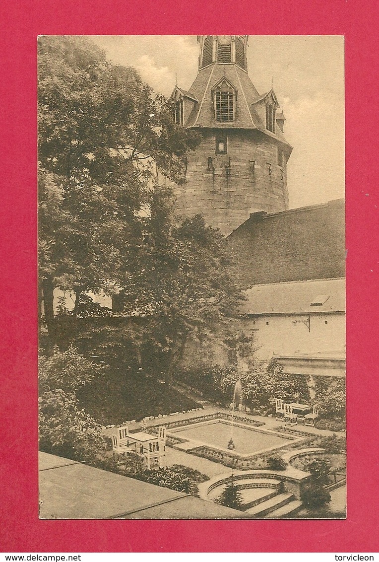 C.P. Namur =  HÔTEL DES COMTES D' HARSCAMP   : Le  Jardin   Et  Le Beffroi - Namur