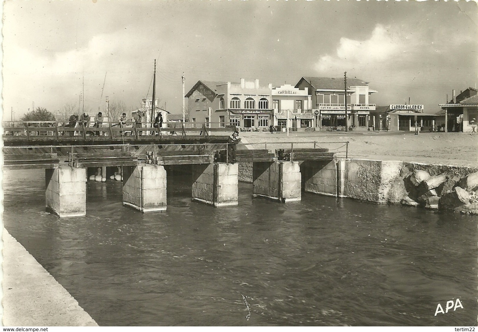 ( MAUGUIO )( CARNON PLAGE )( 34 HERAULT ) LE PONT DU CANAL ET L ENTREE DU CARNON - Mauguio