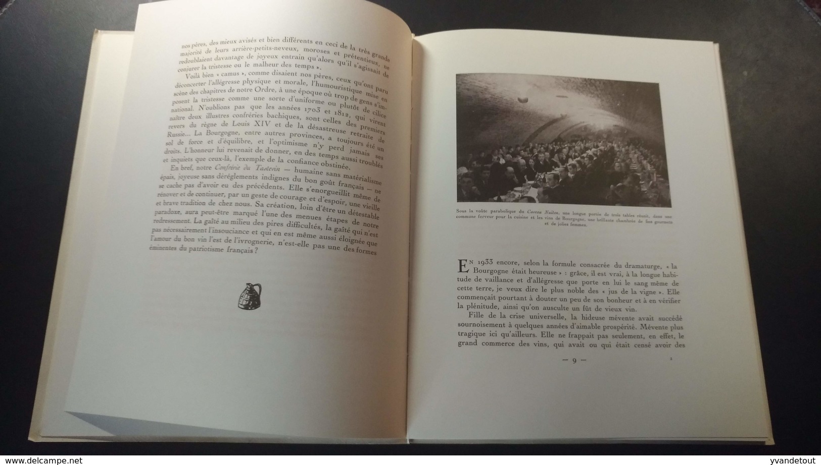 La Confrérie des Chevaliers du Tastevin. Historique - Scènes - Tableaux. Texte de Georges Rozet. Bourgogne. Vin 1937