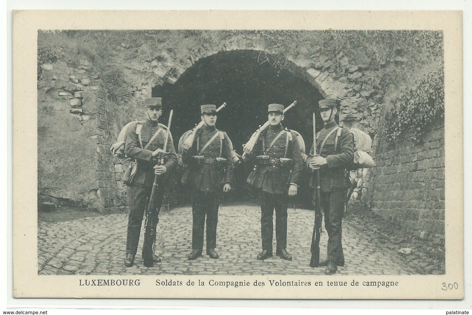 Luxembourg Soldats De La Compagnie Des Volontaires En Tenue De Campagne Um 1910 - Sonstige & Ohne Zuordnung